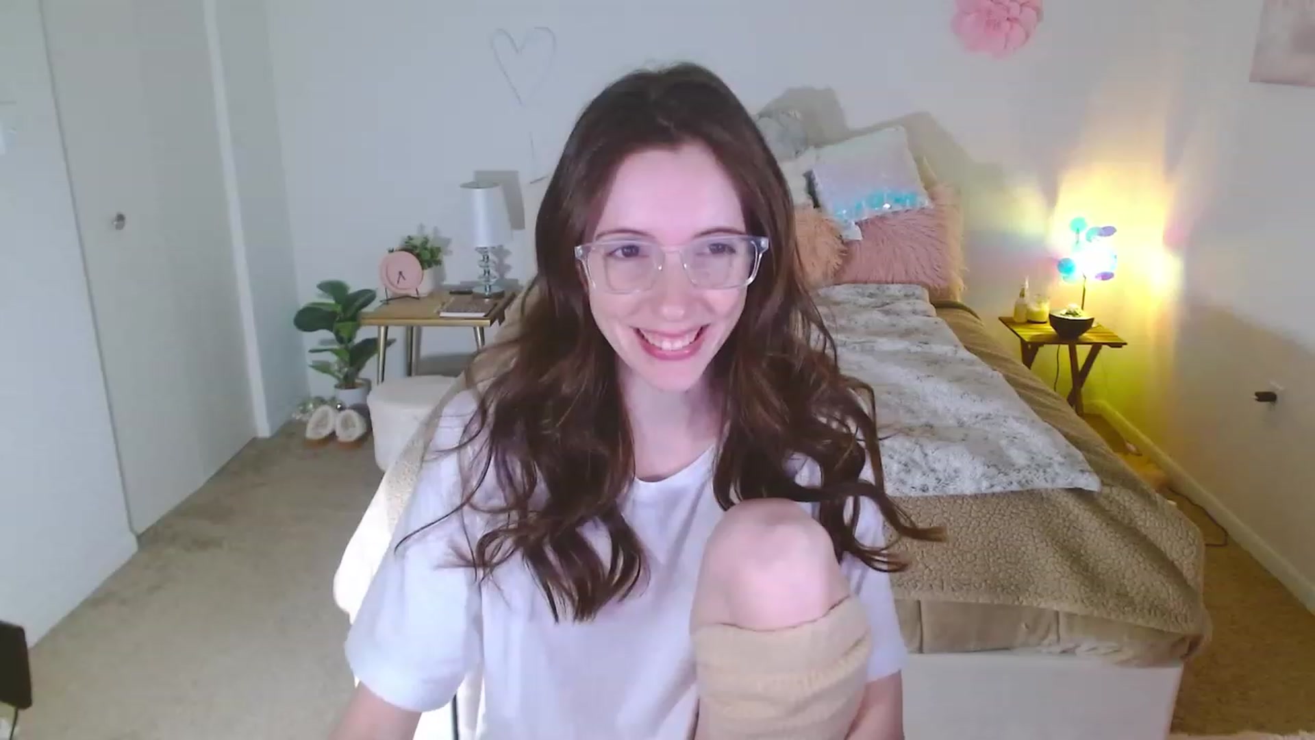 Gallery image thumbnail from MangoMae's myfreecams stream on, 11/15/2023, 23:02 image 14 of 20