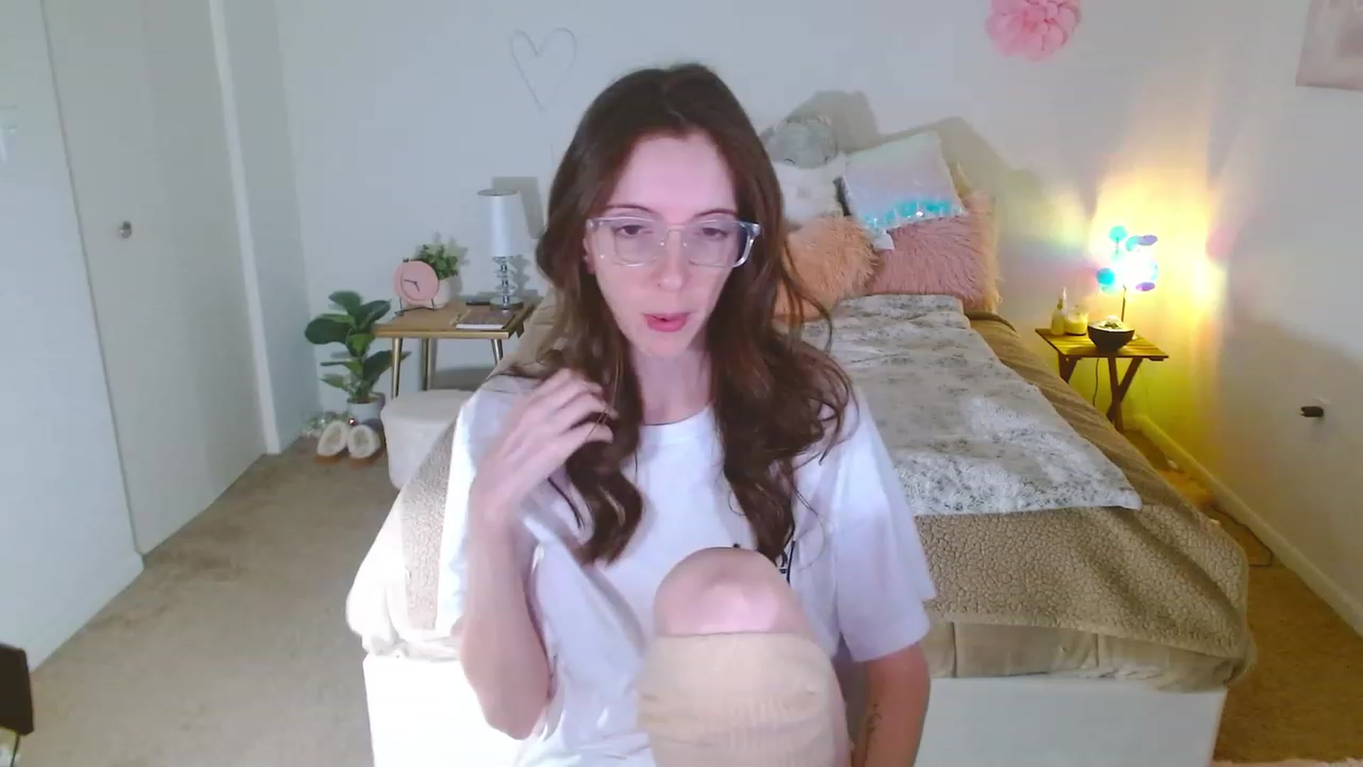 Gallery image thumbnail from MangoMae's myfreecams stream on, 11/15/2023, 23:02 image 18 of 20