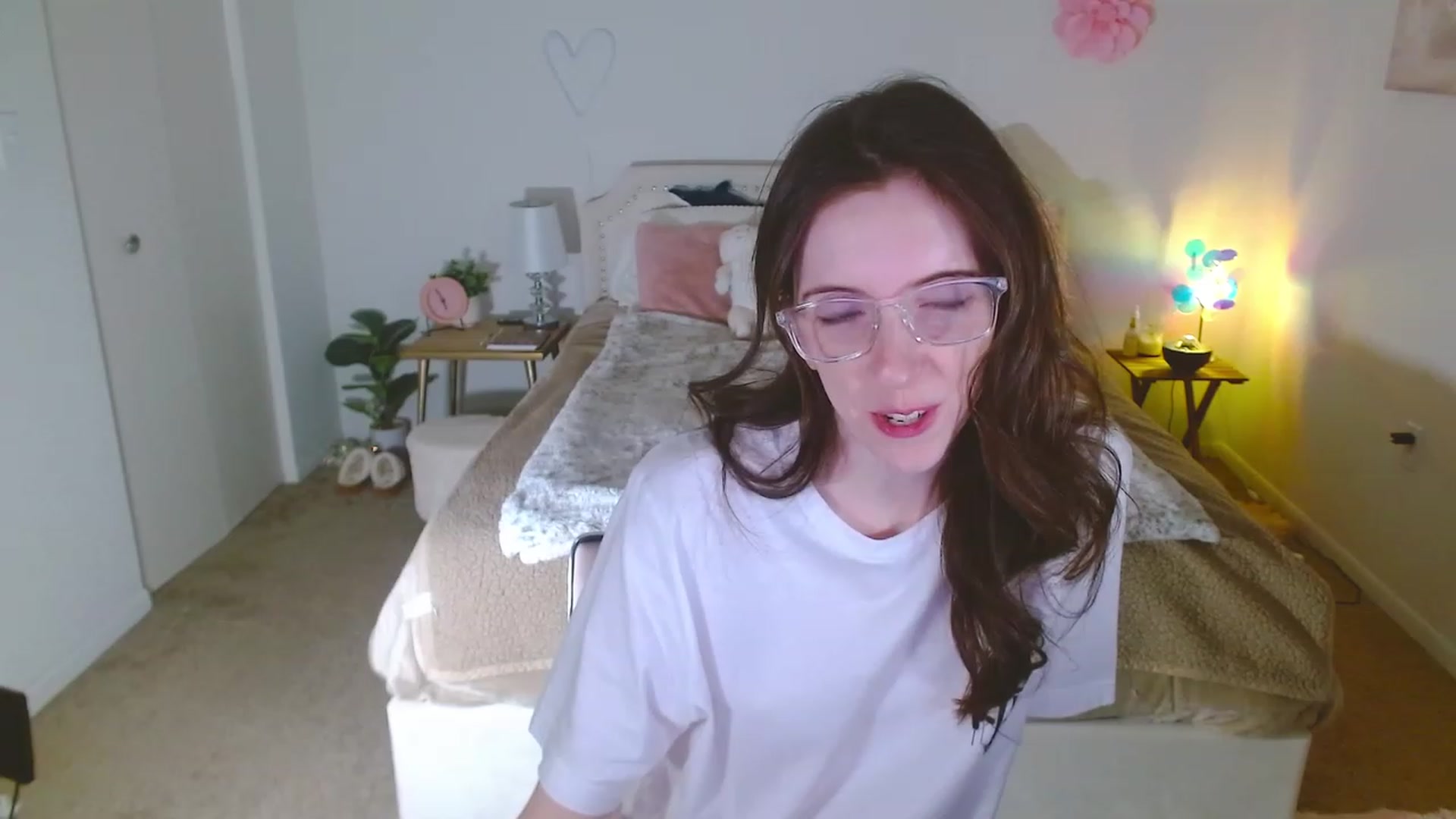 Gallery image thumbnail from MangoMae's myfreecams stream on, 11/15/2023, 23:02 image 20 of 20