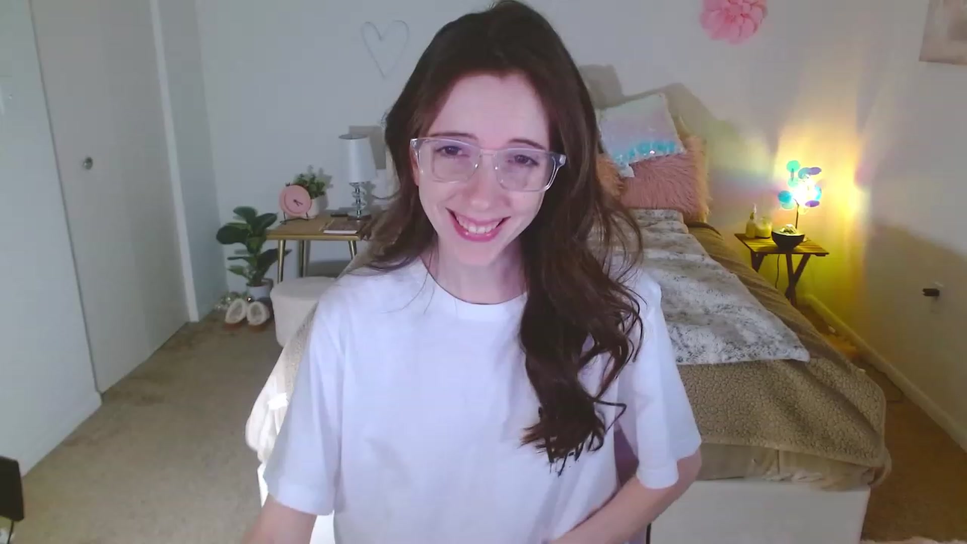 Gallery image thumbnail from MangoMae's myfreecams stream on, 11/15/2023, 23:02 image 10 of 20