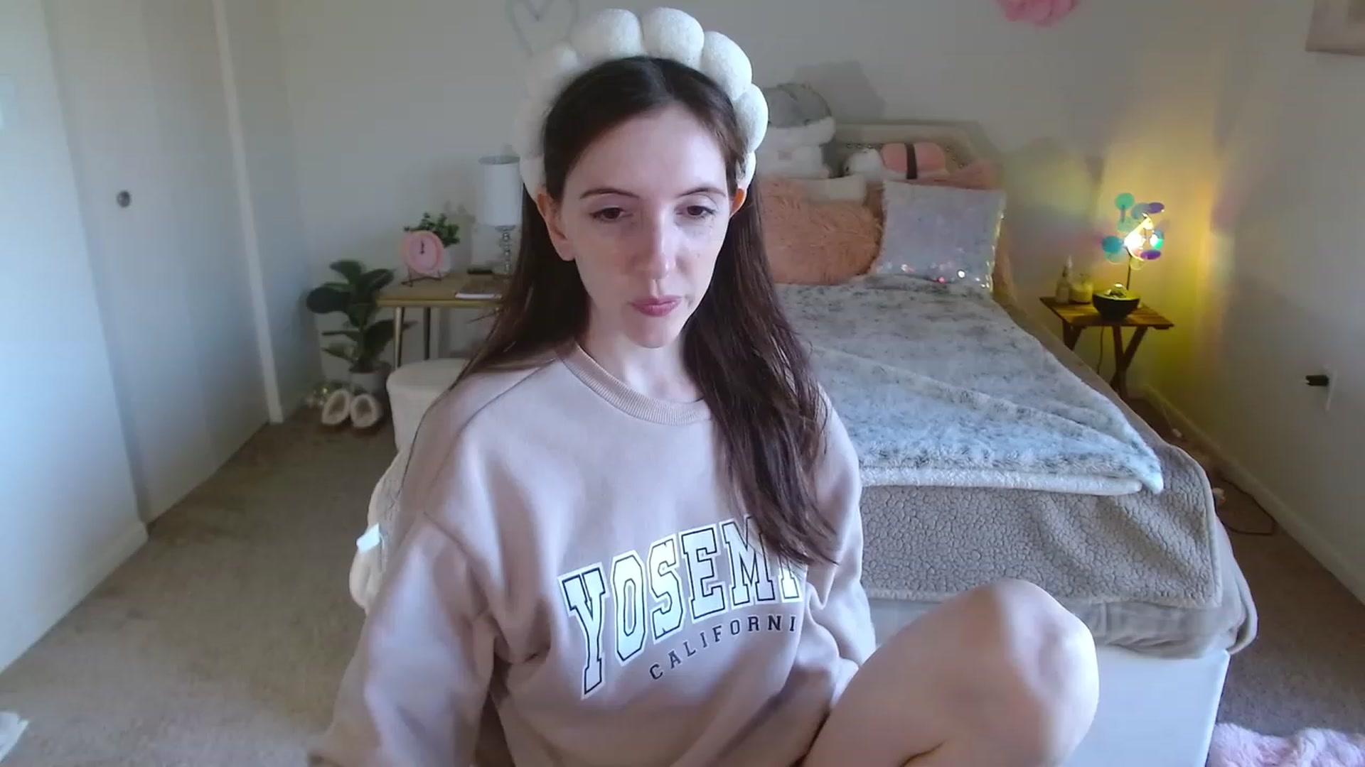 Gallery image thumbnail from MangoMae's myfreecams stream on, 11/18/2023, 18:44 image 3 of 20