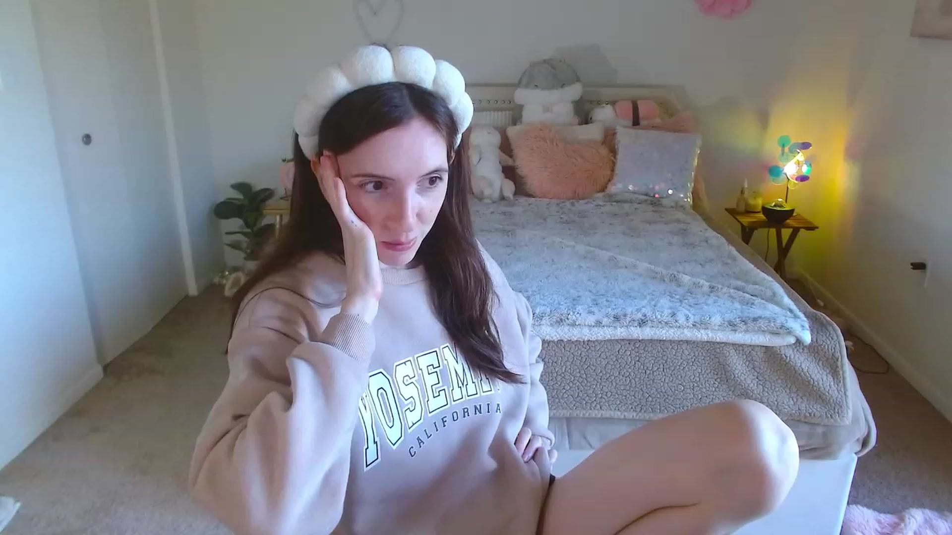Gallery image thumbnail from MangoMae's myfreecams stream on, 11/18/2023, 18:44 image 11 of 20