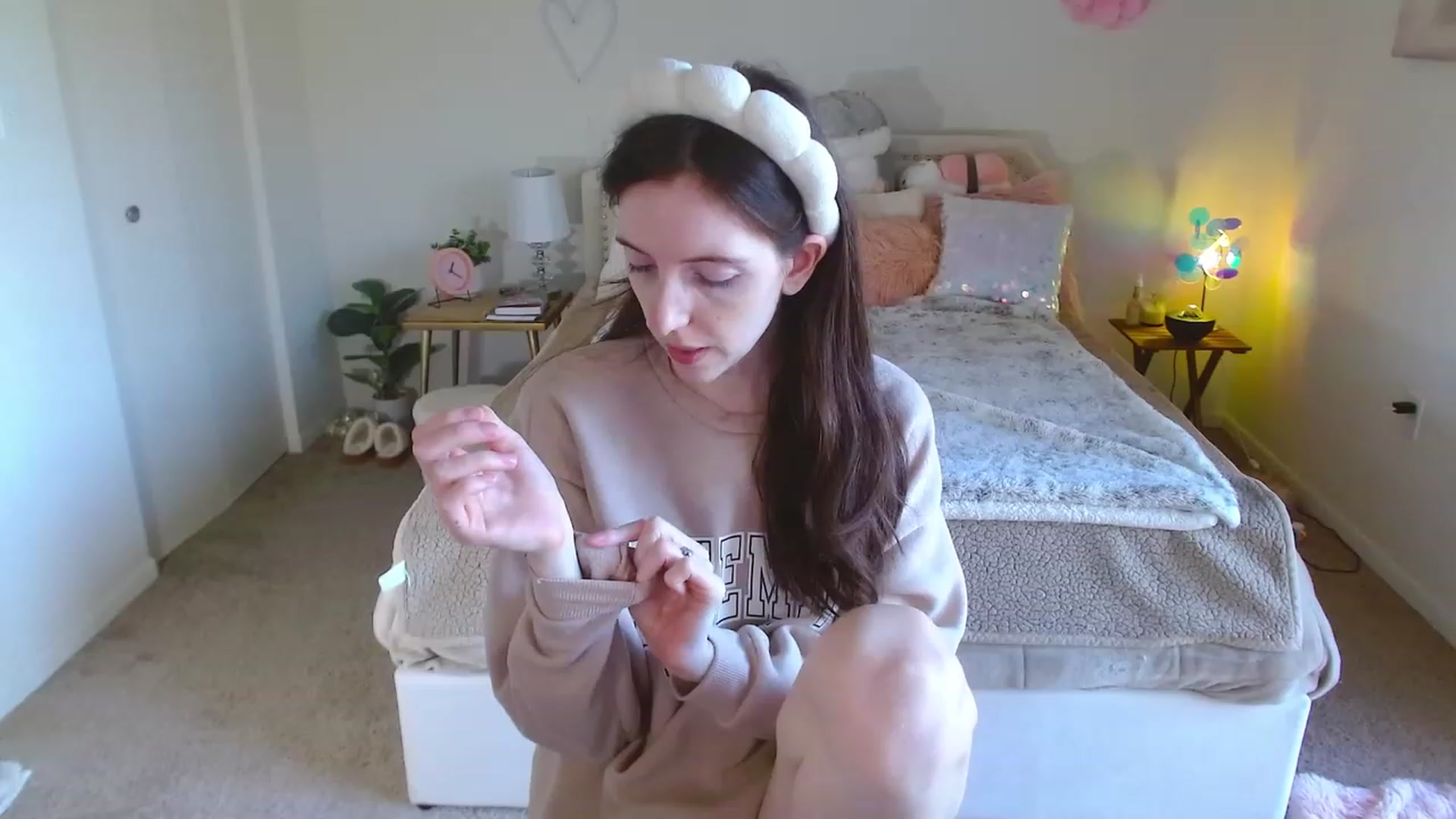 Gallery image thumbnail from MangoMae's myfreecams stream on, 11/18/2023, 18:44 image 12 of 20