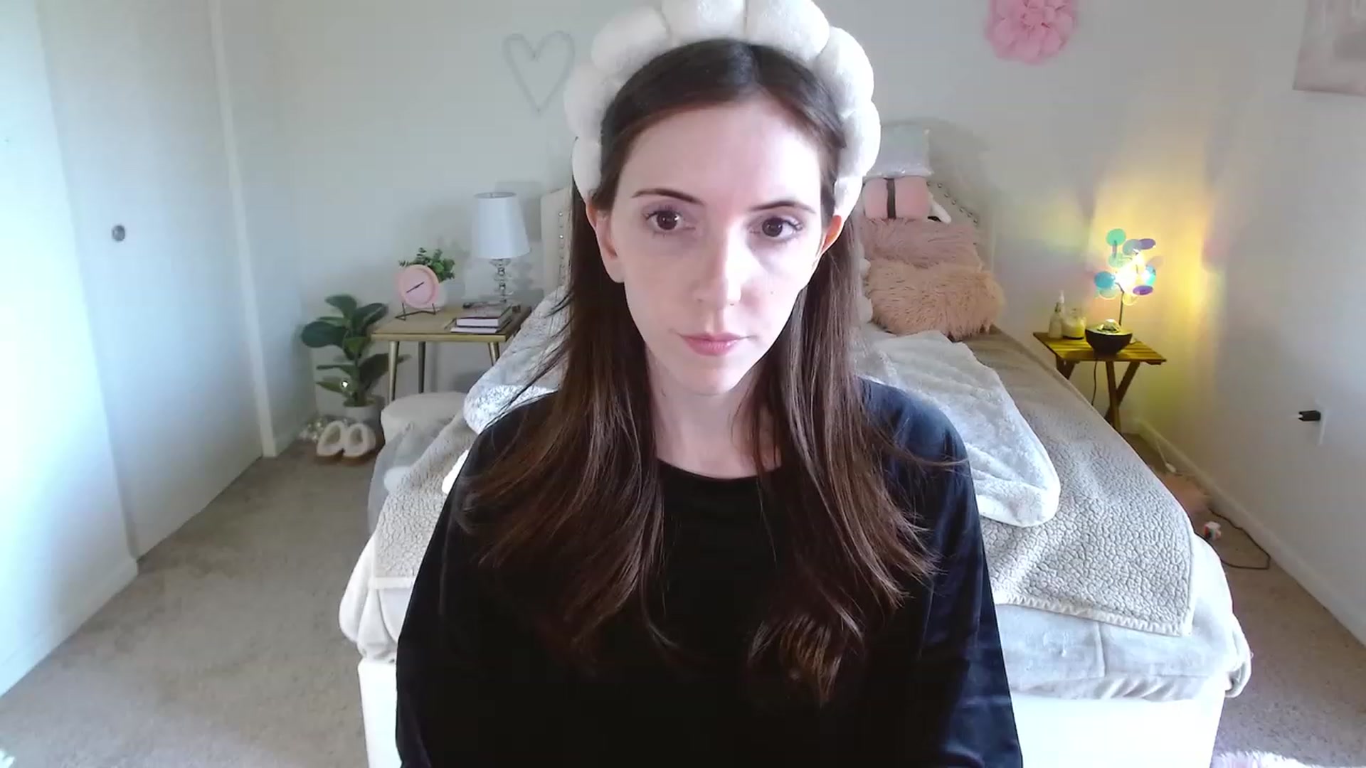 Gallery image thumbnail from MangoMae's myfreecams stream on, 11/24/2023, 20:09 image 9 of 20