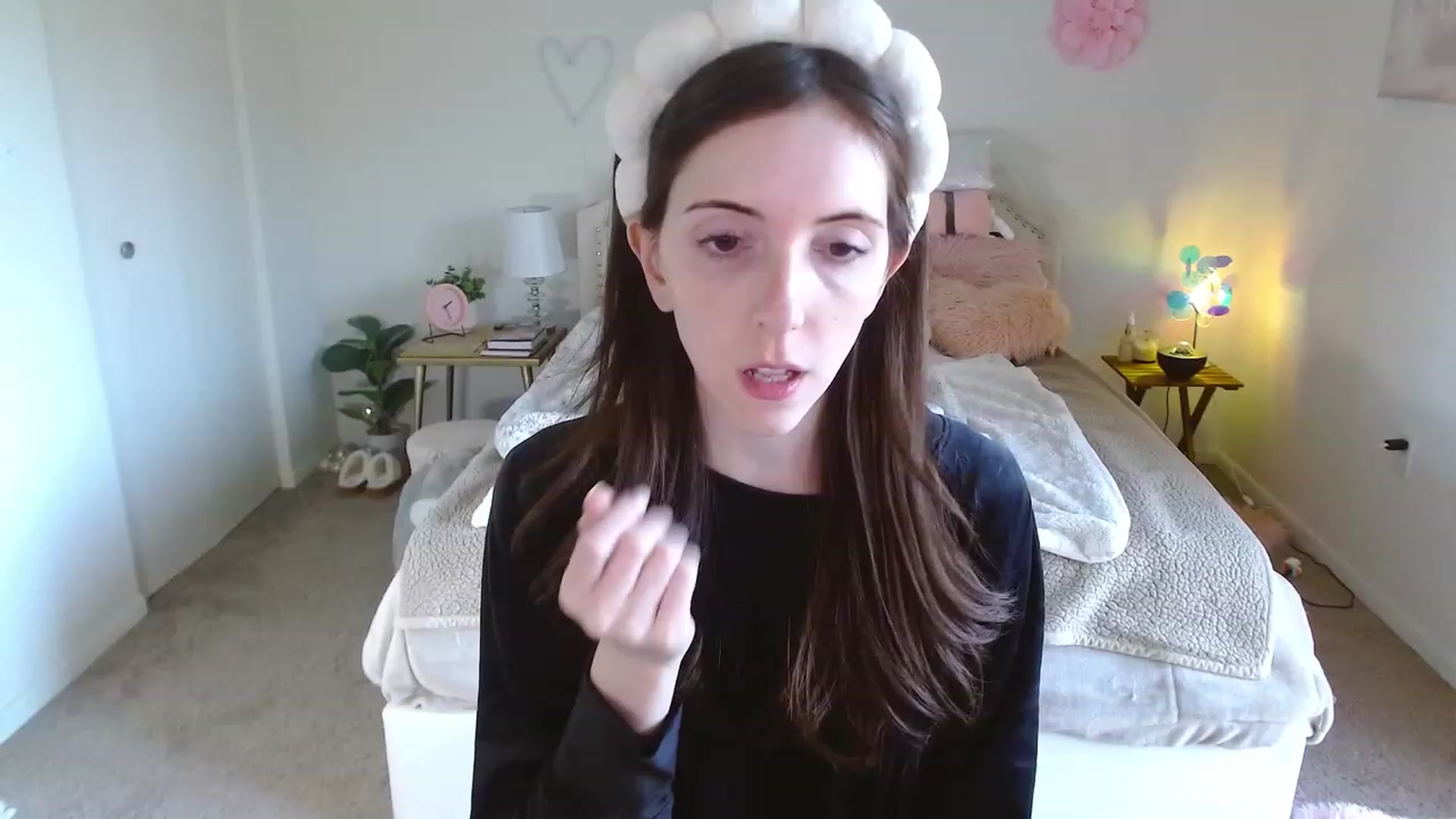 Gallery image thumbnail from MangoMae's myfreecams stream on, 11/24/2023, 20:09 image 2 of 20