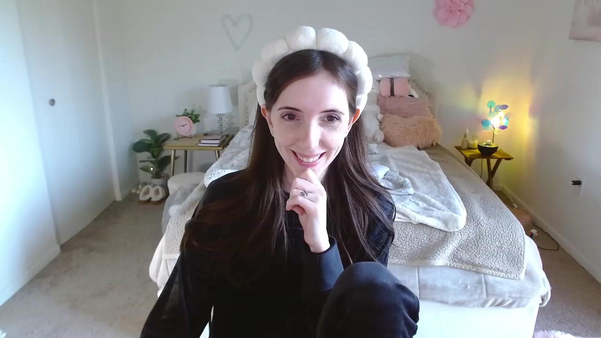 Gallery image thumbnail from MangoMae's myfreecams stream on, 11/24/2023, 20:09 image 11 of 20
