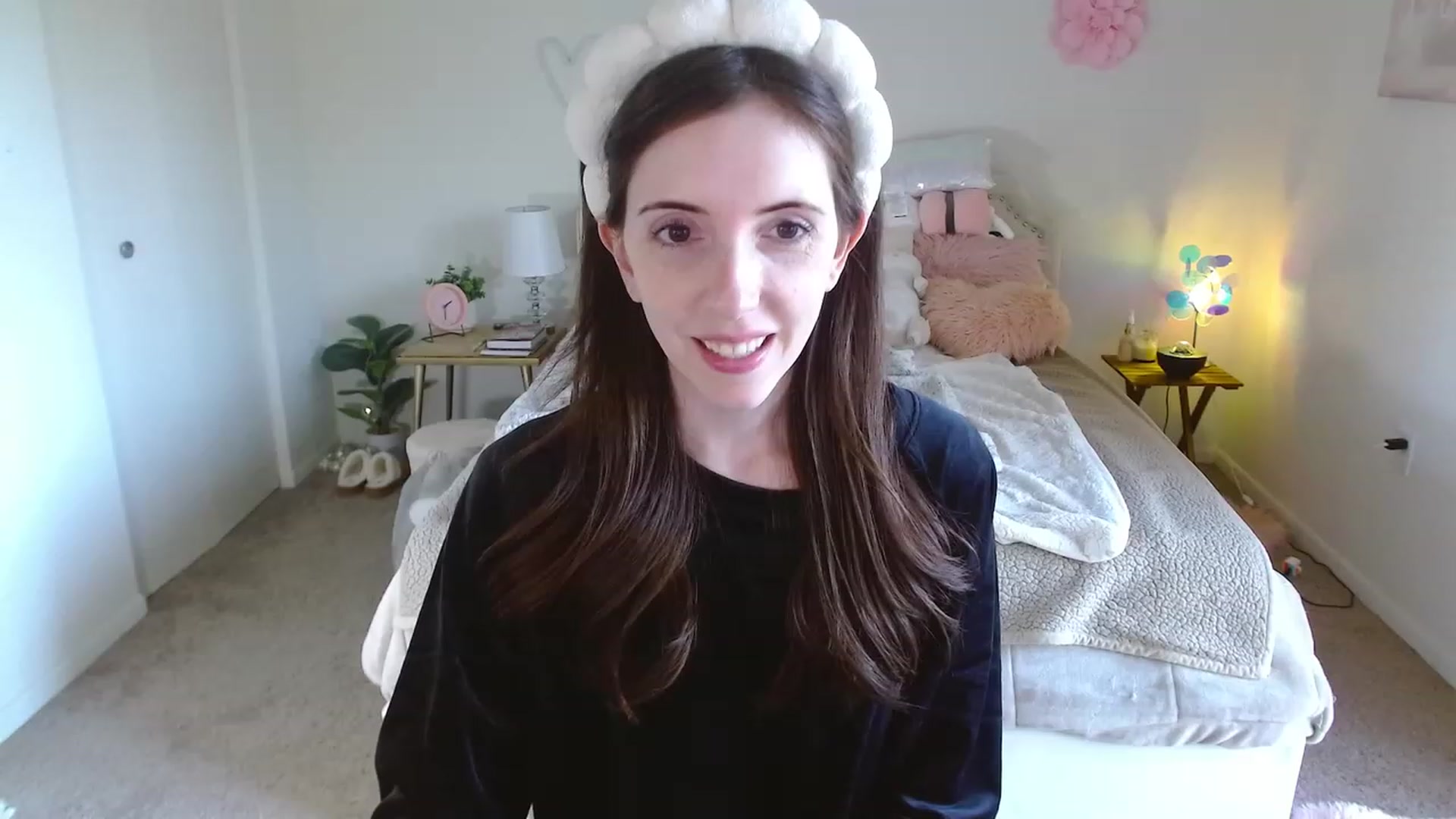 Gallery image thumbnail from MangoMae's myfreecams stream on, 11/24/2023, 20:09 image 4 of 20