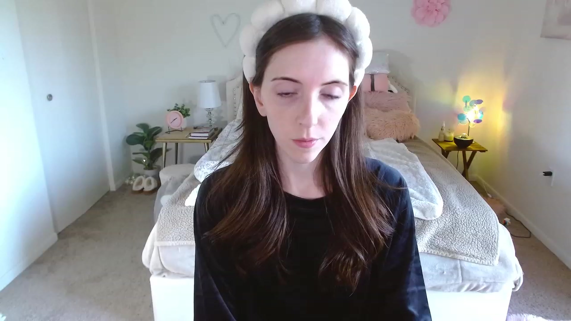 Gallery image thumbnail from MangoMae's myfreecams stream on, 11/24/2023, 20:09 image 8 of 20