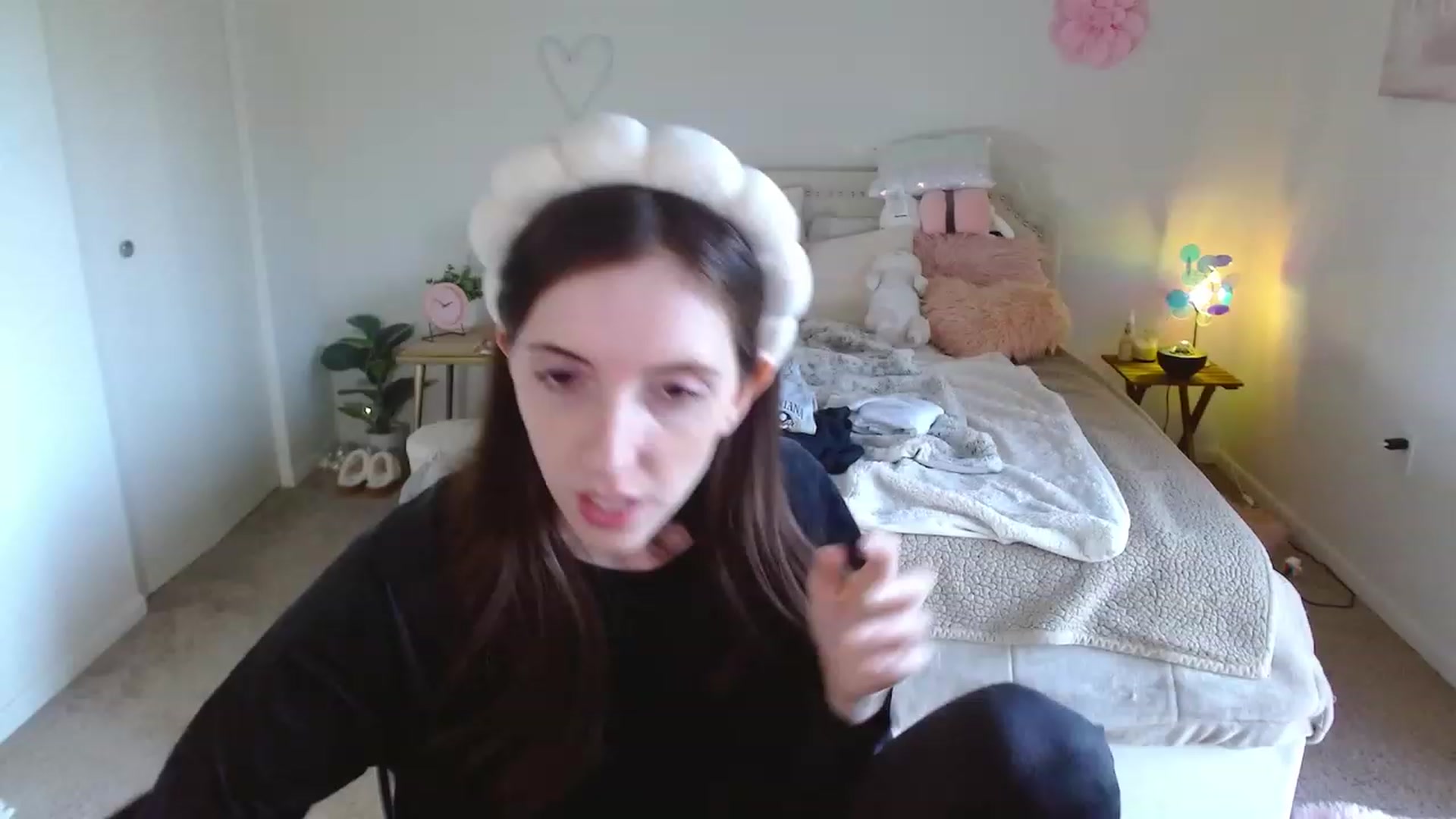 Gallery image thumbnail from MangoMae's myfreecams stream on, 11/24/2023, 20:09 image 14 of 20