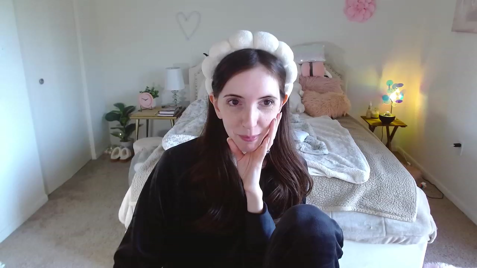 Gallery image thumbnail from MangoMae's myfreecams stream on, 11/24/2023, 20:09 image 13 of 20