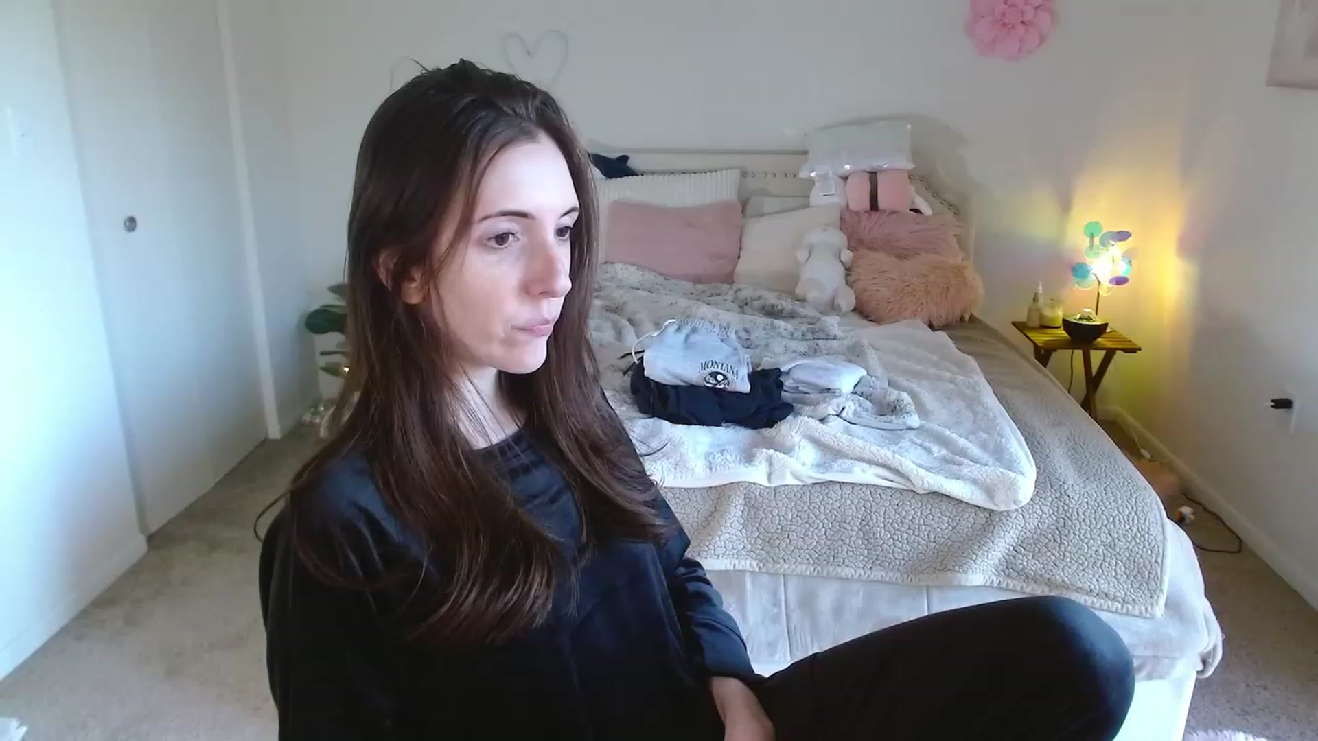Gallery image thumbnail from MangoMae's myfreecams stream on, 11/24/2023, 21:11 image 17 of 20
