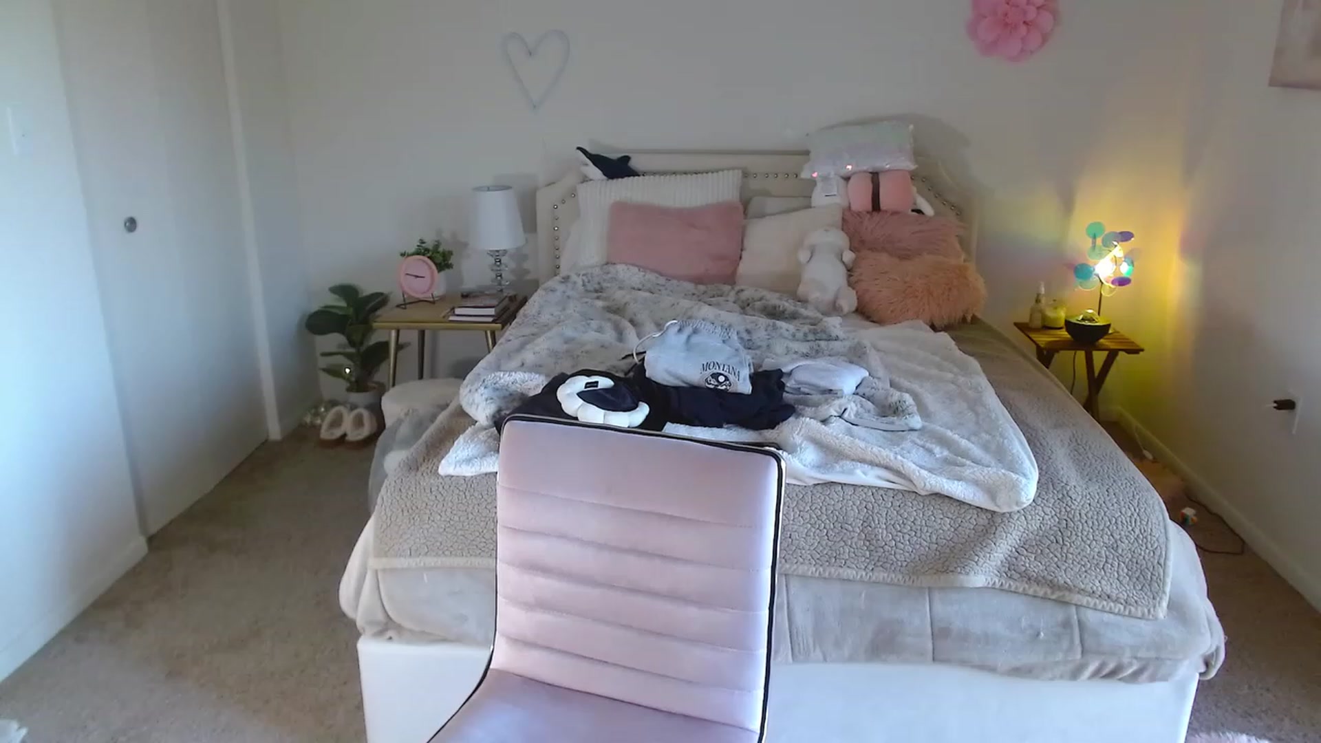 Gallery image thumbnail from MangoMae's myfreecams stream on, 11/24/2023, 21:11 image 9 of 20
