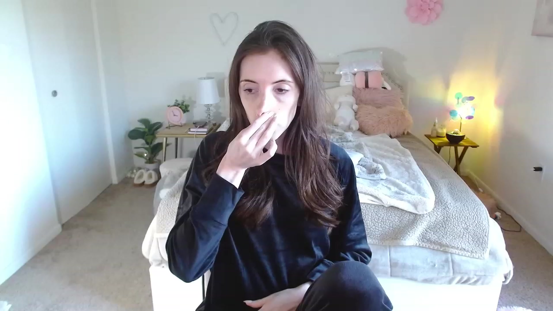 Gallery image thumbnail from MangoMae's myfreecams stream on, 11/24/2023, 21:11 image 14 of 20