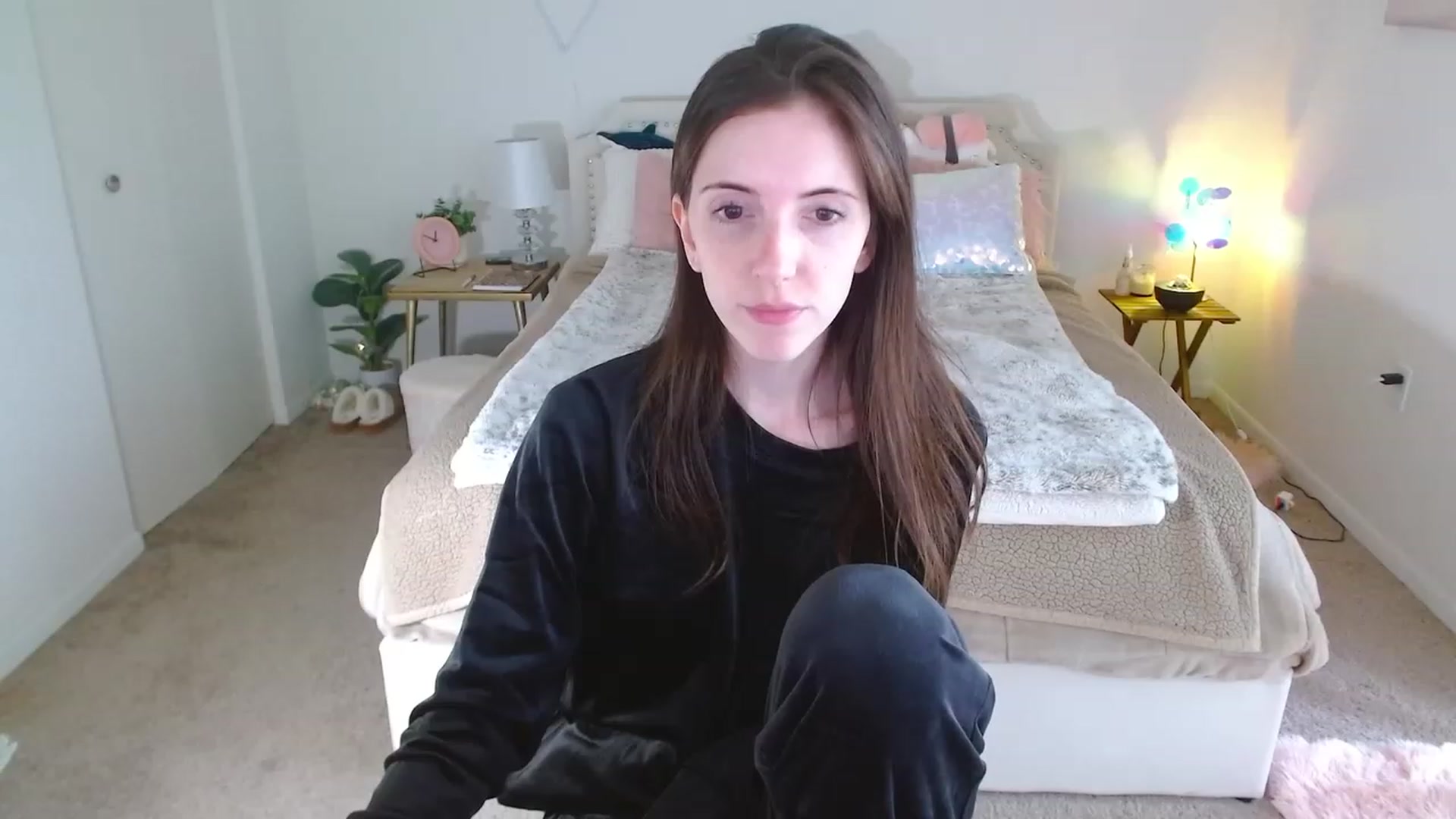 Gallery image thumbnail from MangoMae's myfreecams stream on, 11/25/2023, 18:14 image 8 of 20