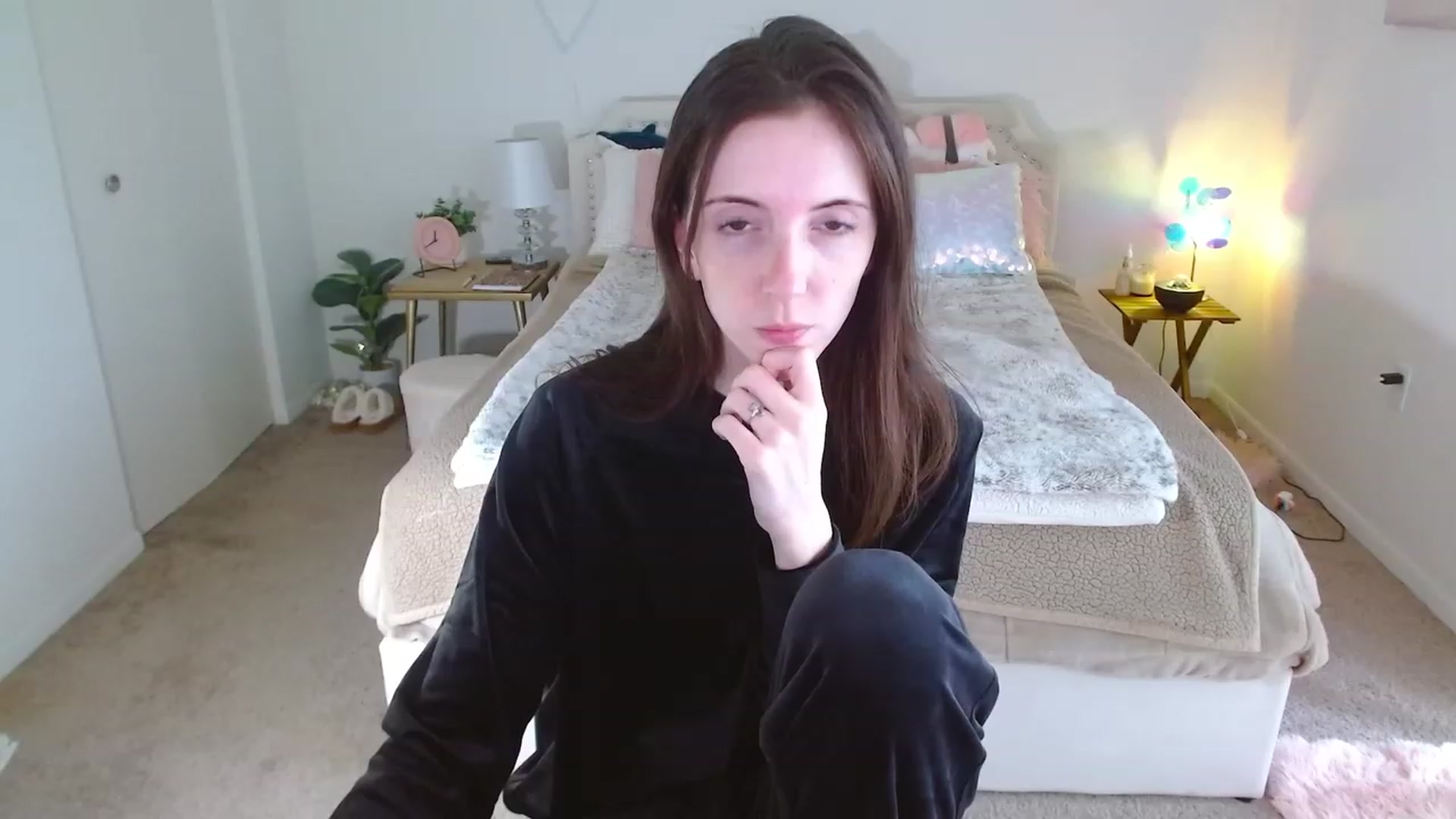 Gallery image thumbnail from MangoMae's myfreecams stream on, 11/25/2023, 18:14 image 3 of 20