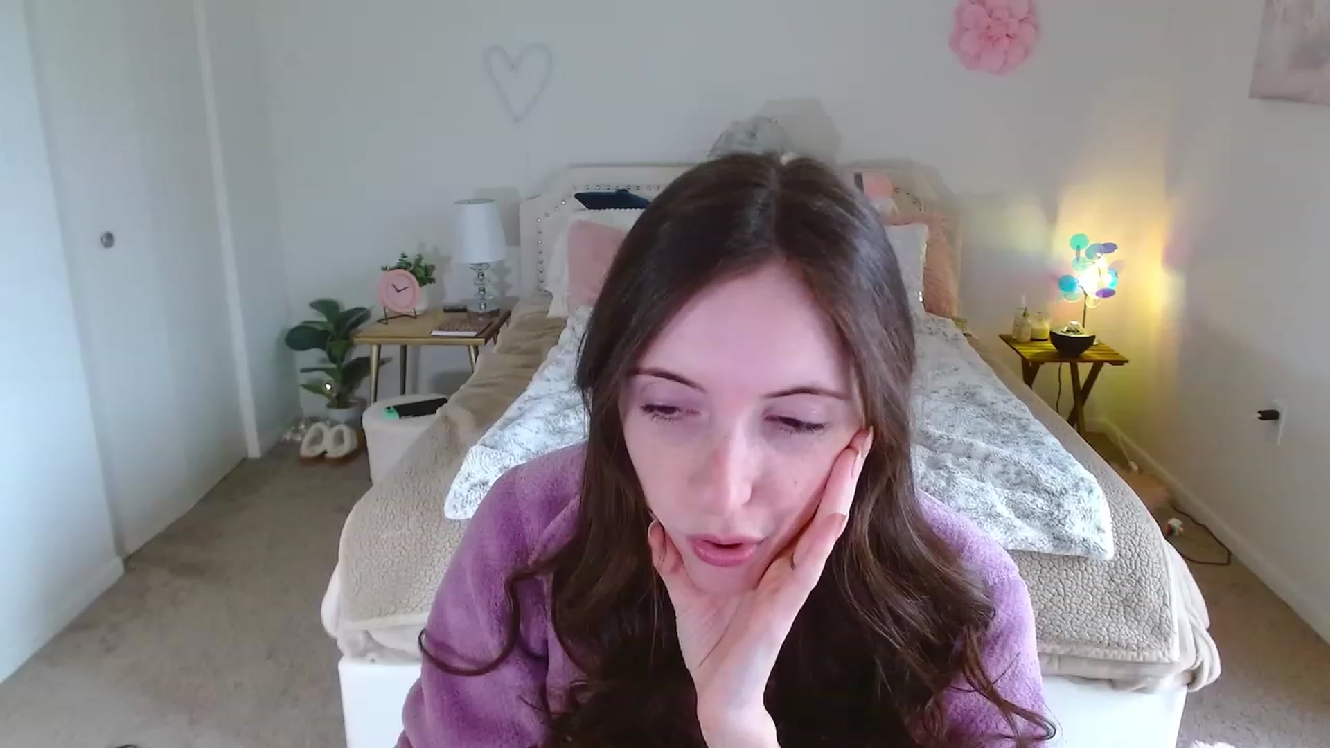 Gallery image thumbnail from MangoMae's myfreecams stream on, 11/26/2023, 17:17 image 5 of 20