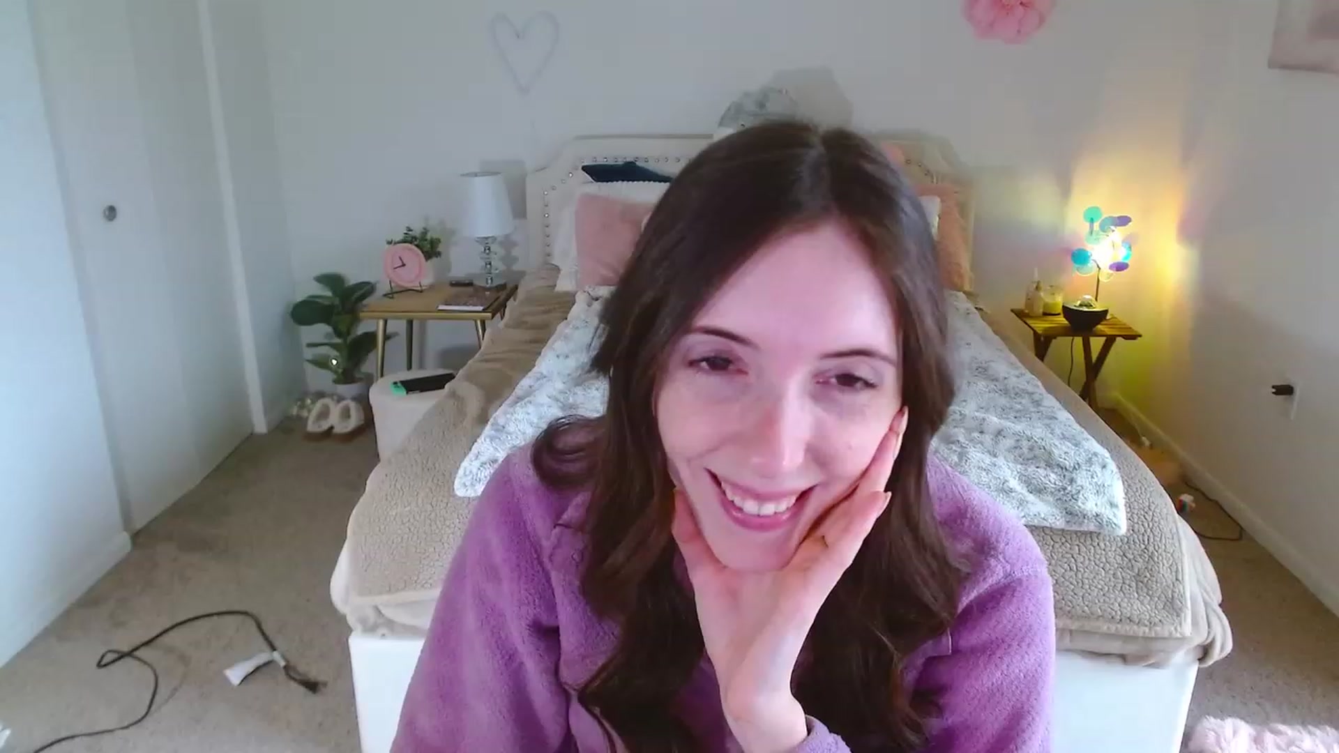 Gallery image thumbnail from MangoMae's myfreecams stream on, 11/26/2023, 17:17 image 13 of 20