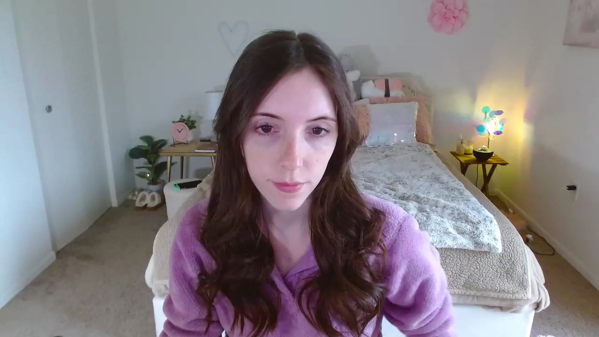 Gallery image thumbnail from MangoMae's myfreecams stream on, 11/26/2023, 17:17 image 4 of 20