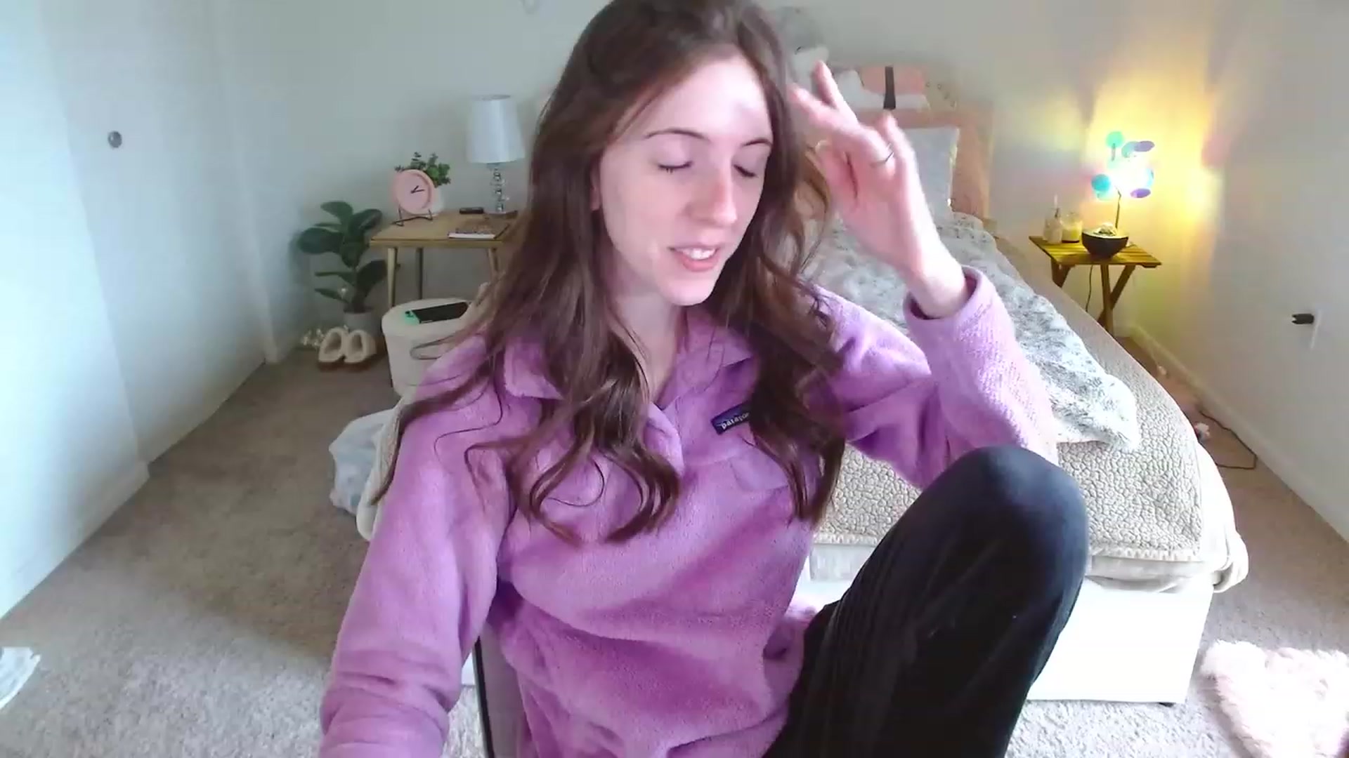 Gallery image thumbnail from MangoMae's myfreecams stream on, 11/26/2023, 19:23 image 19 of 20