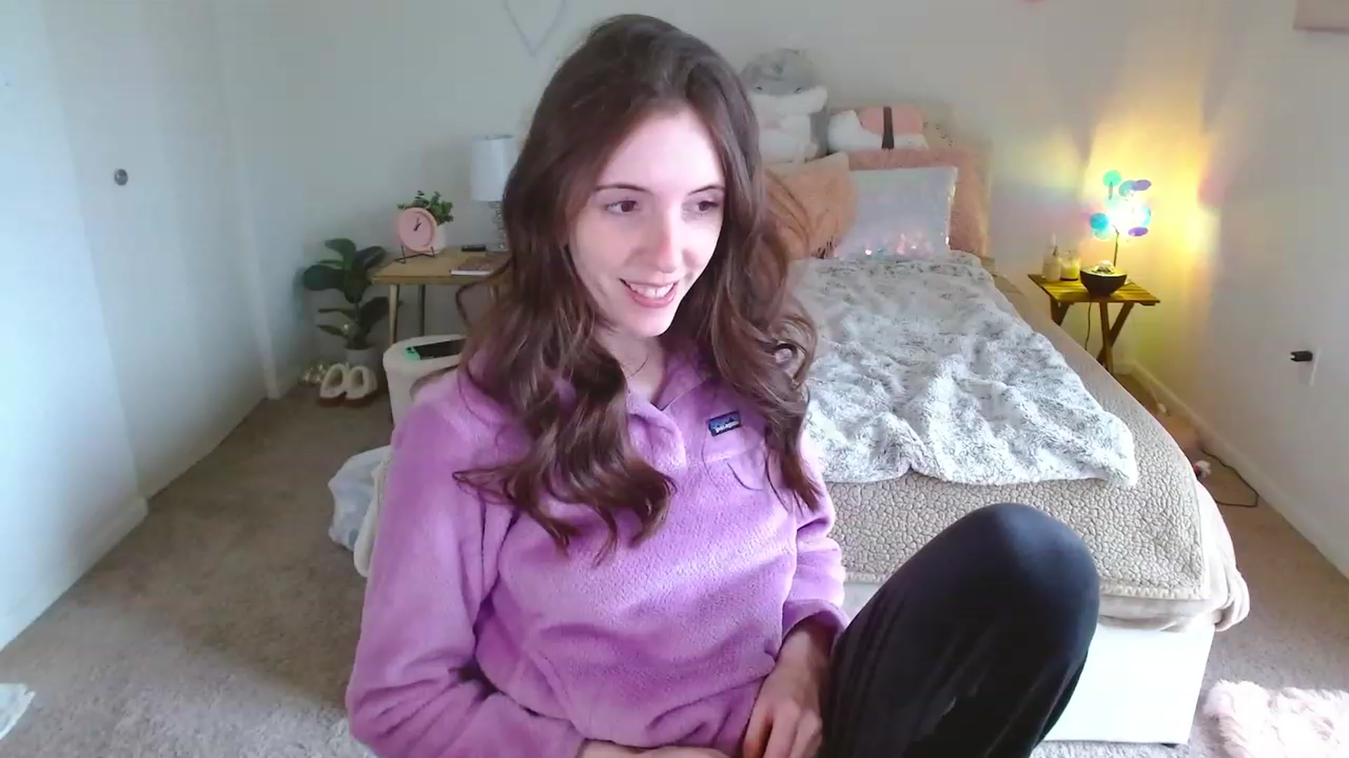 Gallery image thumbnail from MangoMae's myfreecams stream on, 11/26/2023, 19:23 image 15 of 20