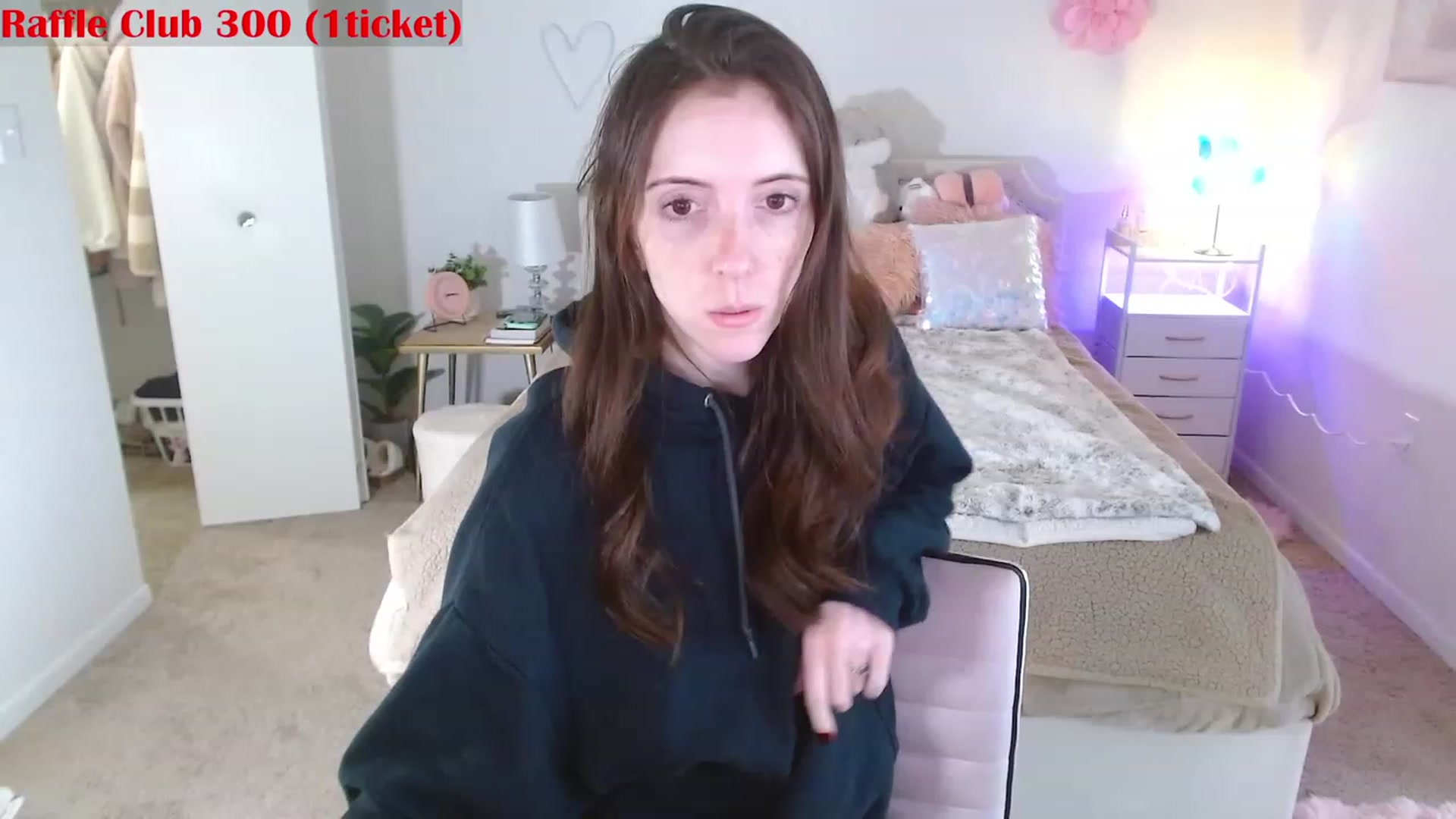 Gallery image thumbnail from MangoMae's myfreecams stream on, 12/01/2023, 20:25 image 20 of 20