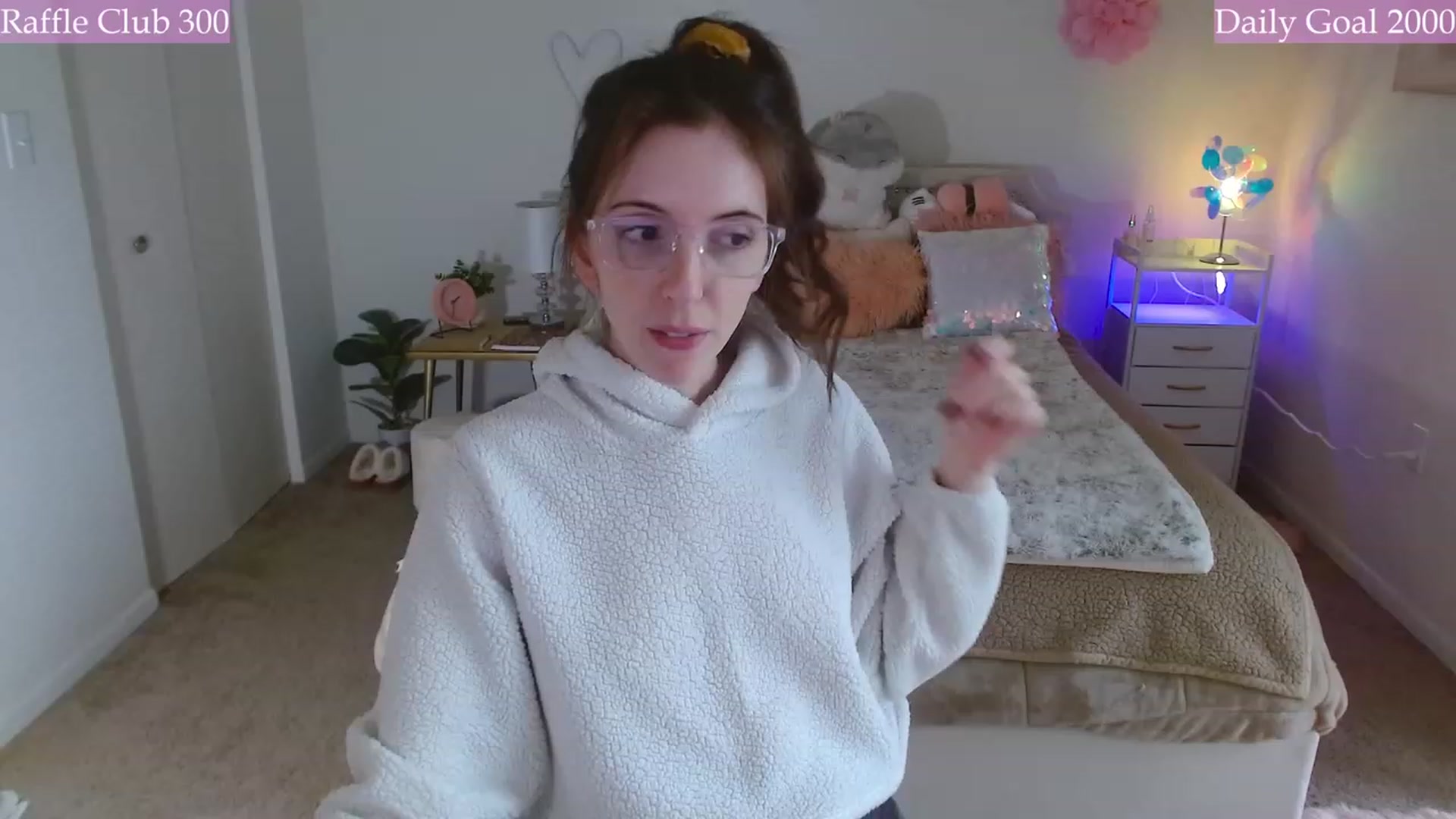 Gallery image thumbnail from MangoMae's myfreecams stream on, 12/03/2023, 19:36 image 19 of 20