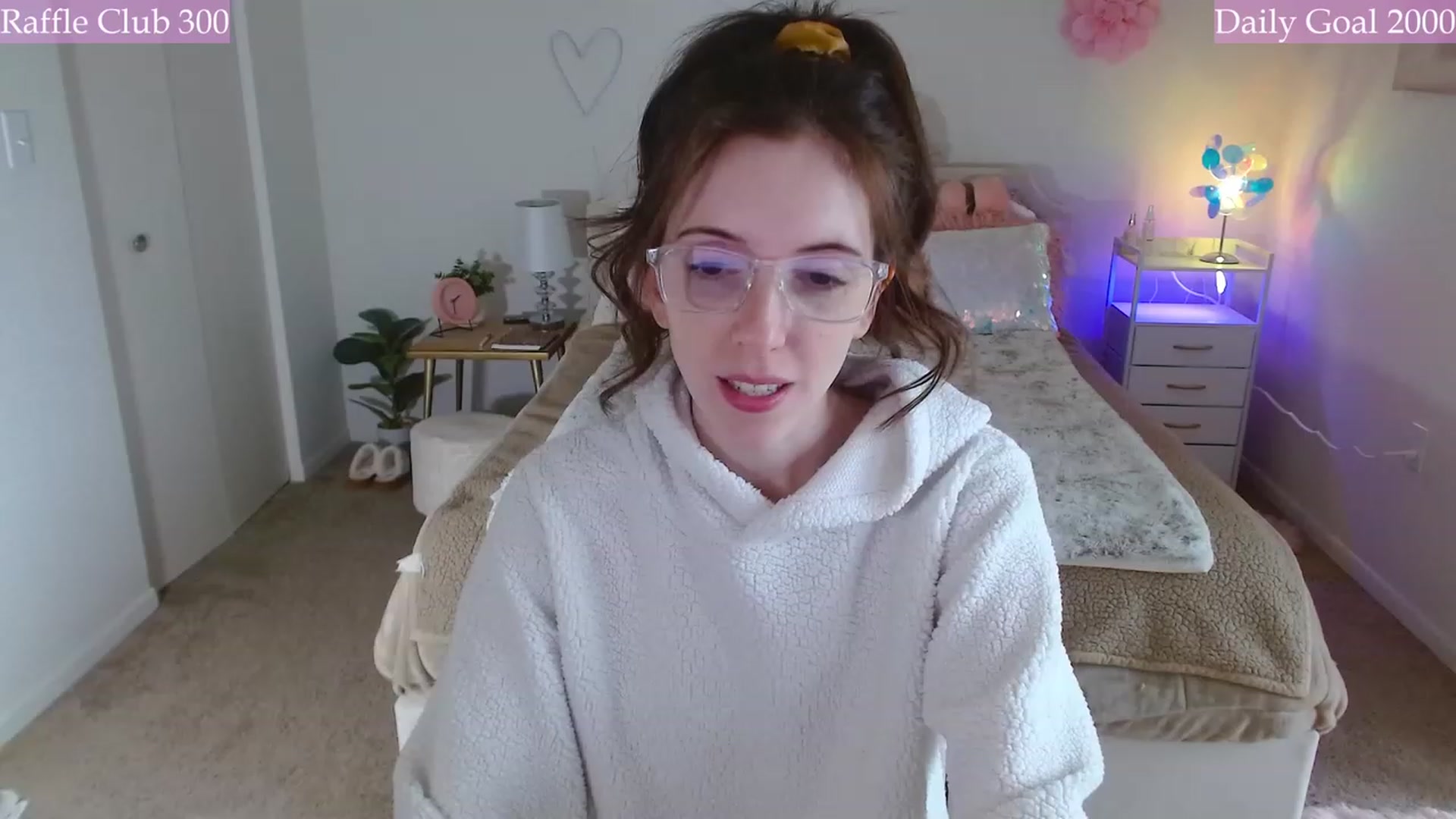 Gallery image thumbnail from MangoMae's myfreecams stream on, 12/03/2023, 19:36 image 17 of 20