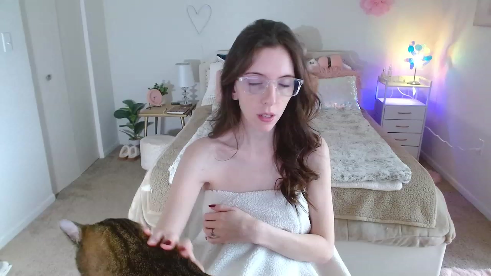 Gallery image thumbnail from MangoMae's myfreecams stream on, 12/03/2023, 20:39 image 15 of 20