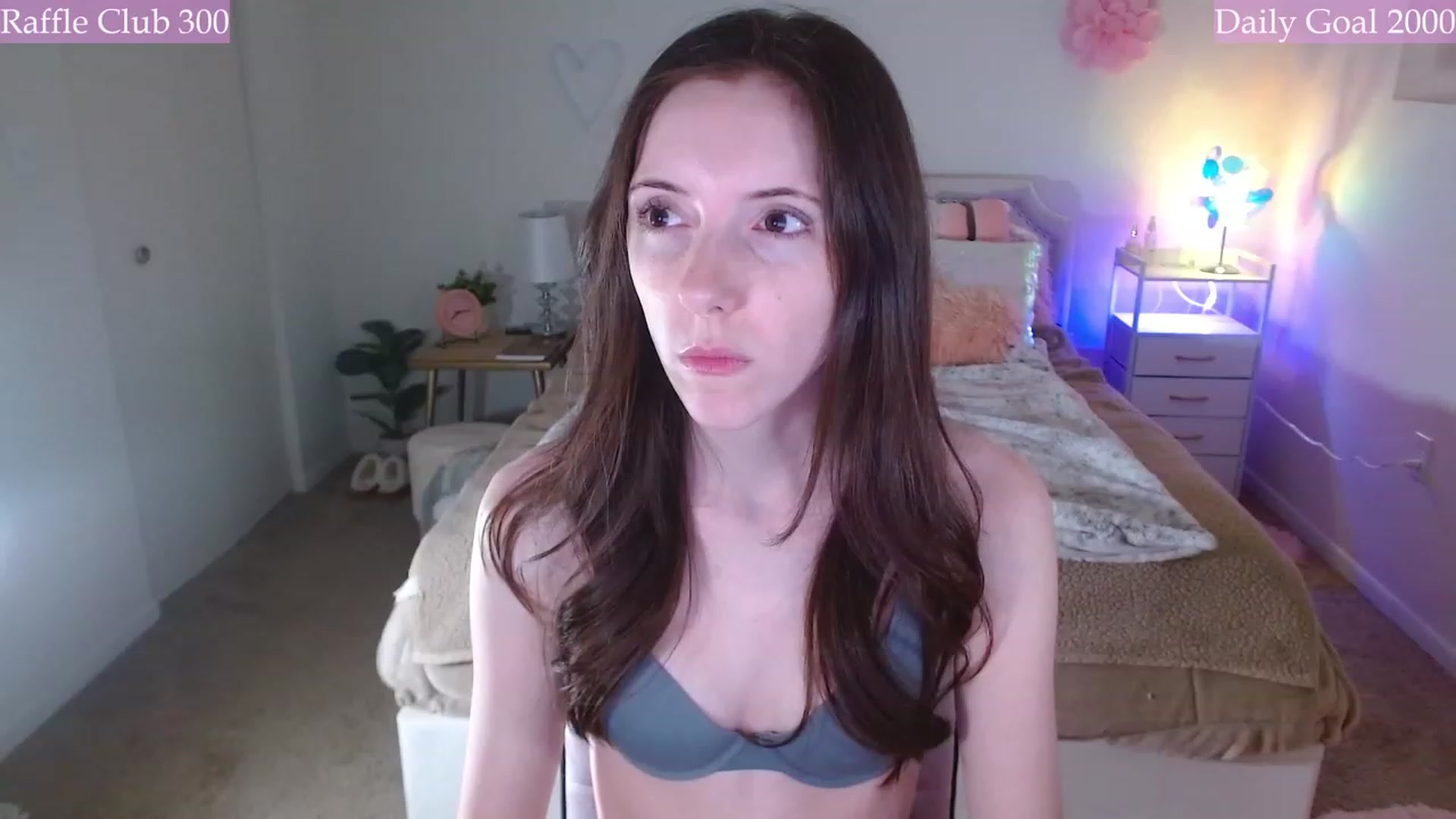 Gallery image thumbnail from MangoMae's myfreecams stream on, 12/07/2023, 01:34 image 15 of 20