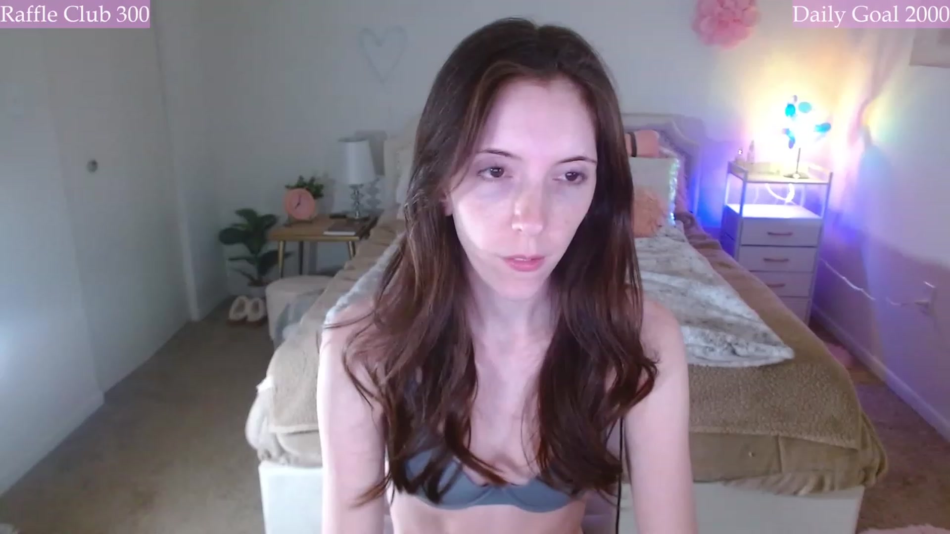 Gallery image thumbnail from MangoMae's myfreecams stream on, 12/07/2023, 01:34 image 10 of 20