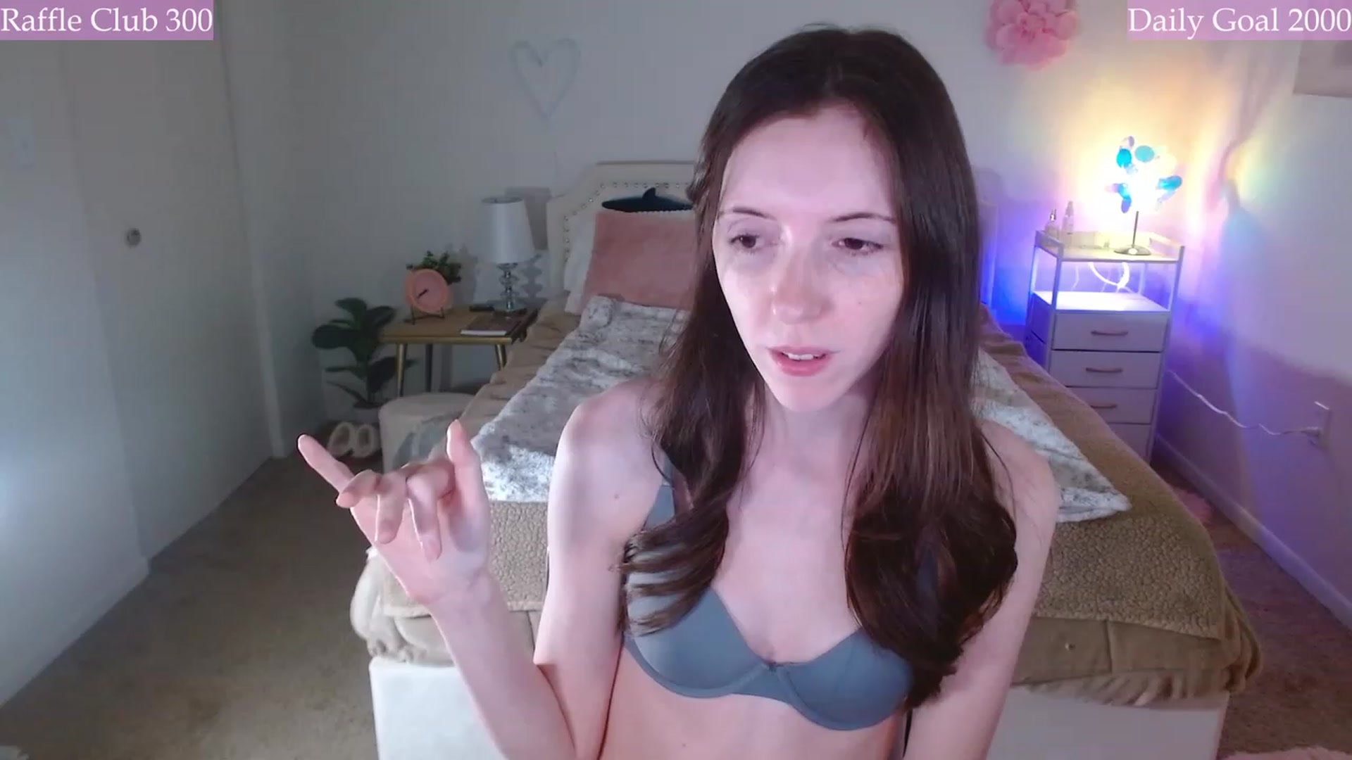 Gallery image thumbnail from MangoMae's myfreecams stream on, 12/07/2023, 01:53 image 7 of 20
