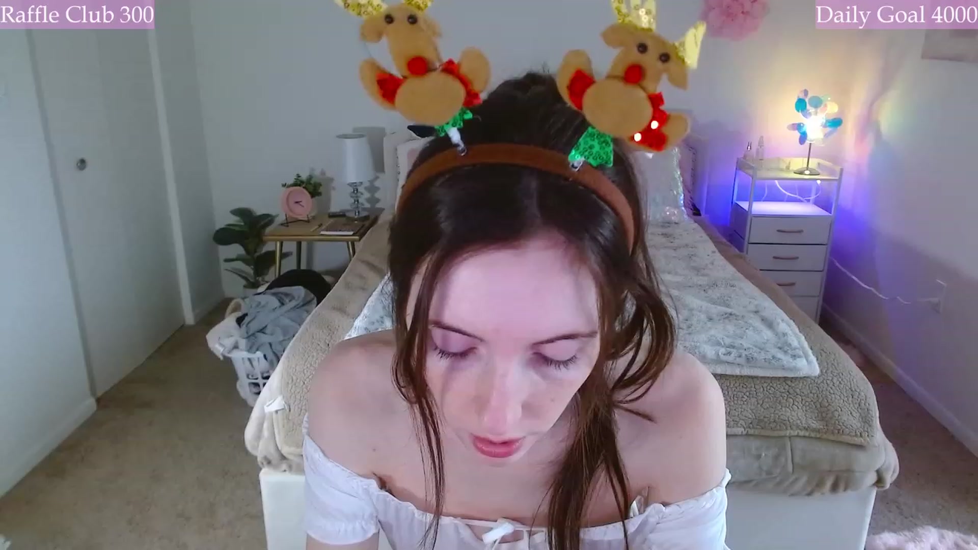 Gallery image thumbnail from MangoMae's myfreecams stream on, 12/08/2023, 20:37 image 18 of 20
