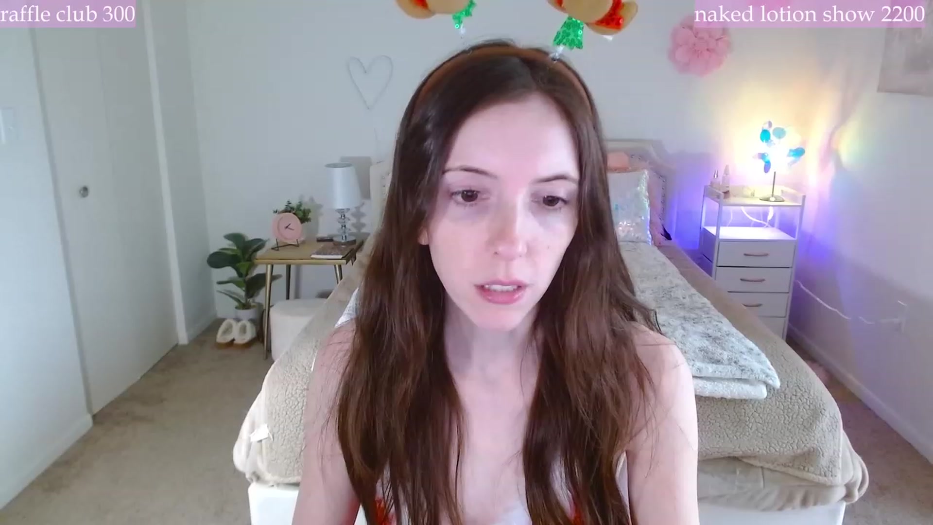 Gallery image thumbnail from MangoMae's myfreecams stream on, 12/10/2023, 19:57 image 15 of 20