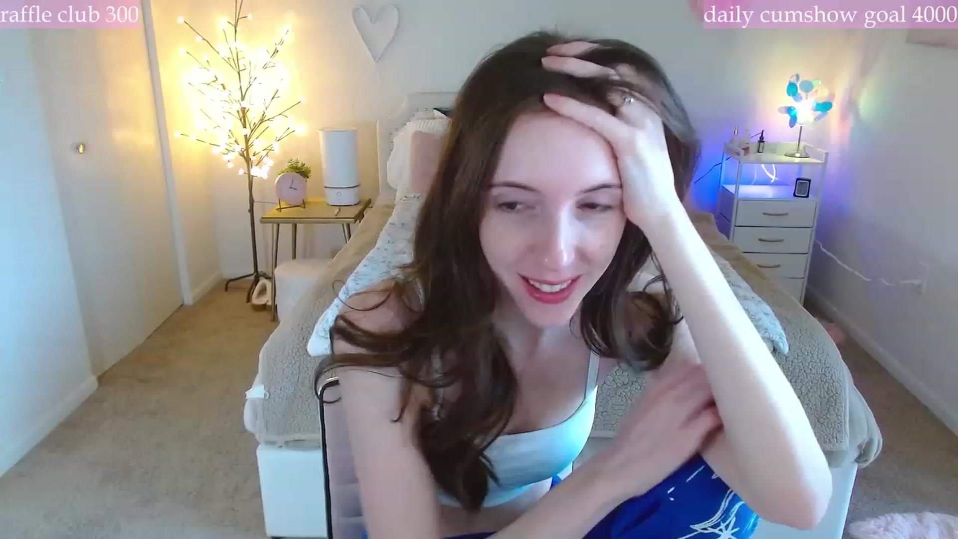 Gallery image thumbnail from MangoMae's myfreecams stream on, 12/13/2023, 21:18 image 2 of 20