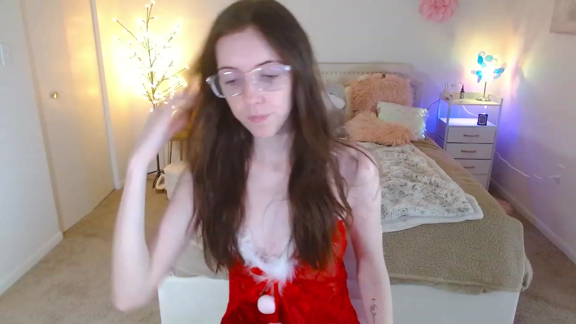 Gallery image thumbnail from MangoMae's myfreecams stream on, 12/24/2023, 18:11 image 8 of 20