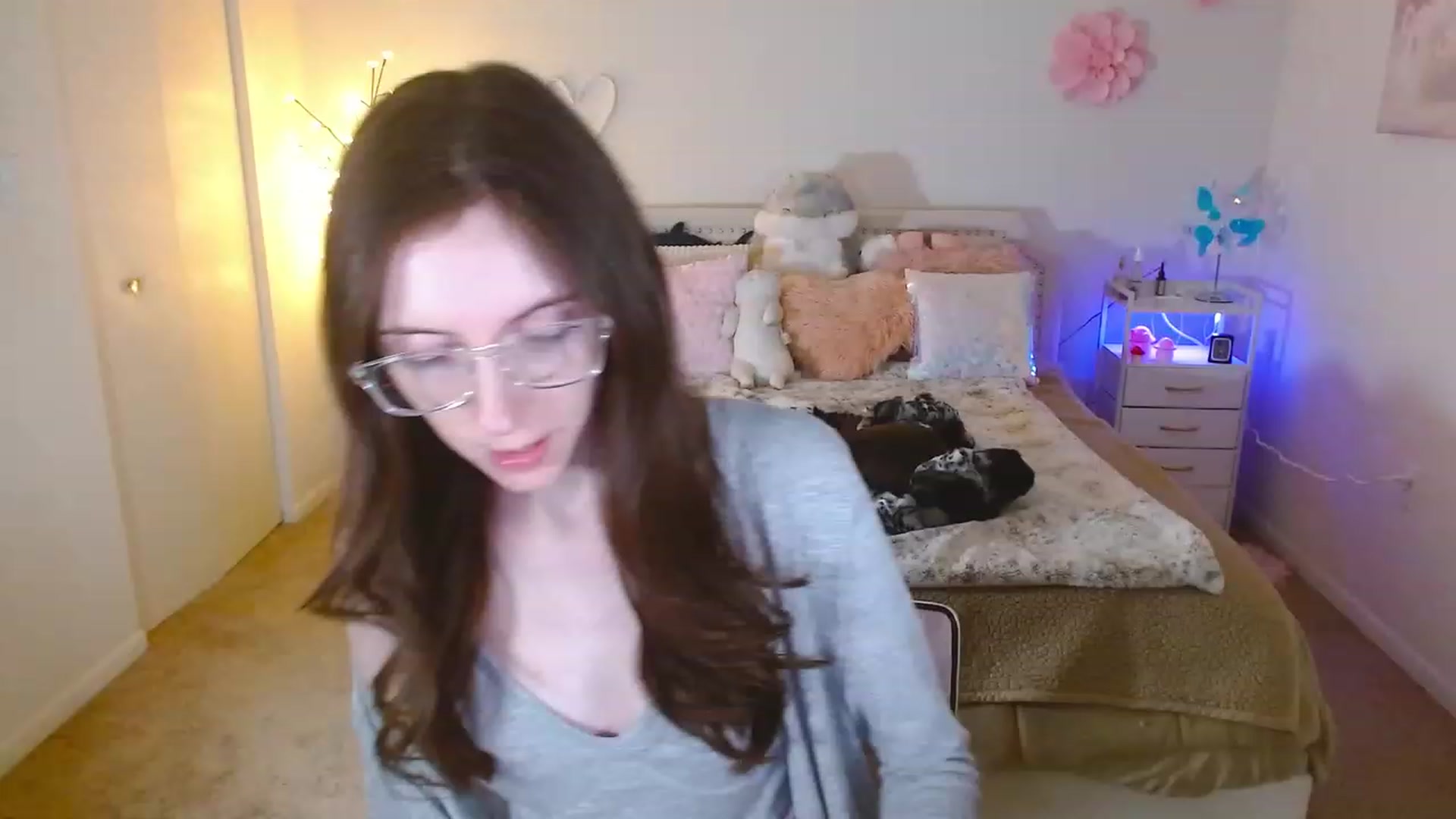 Gallery image thumbnail from MangoMae's myfreecams stream on, 12/28/2023, 24:01 image 1 of 20