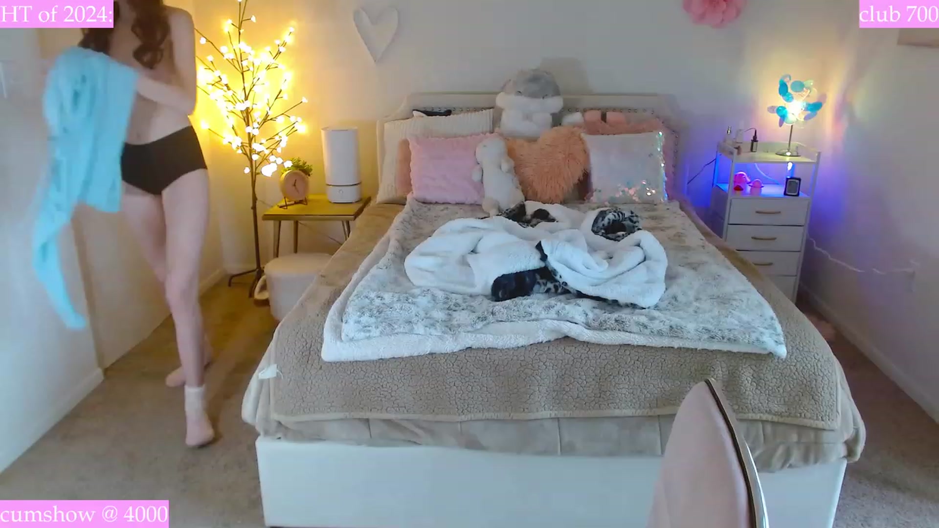 Gallery image thumbnail from MangoMae's myfreecams stream on, 01/01/2024, 19:11 image 12 of 20