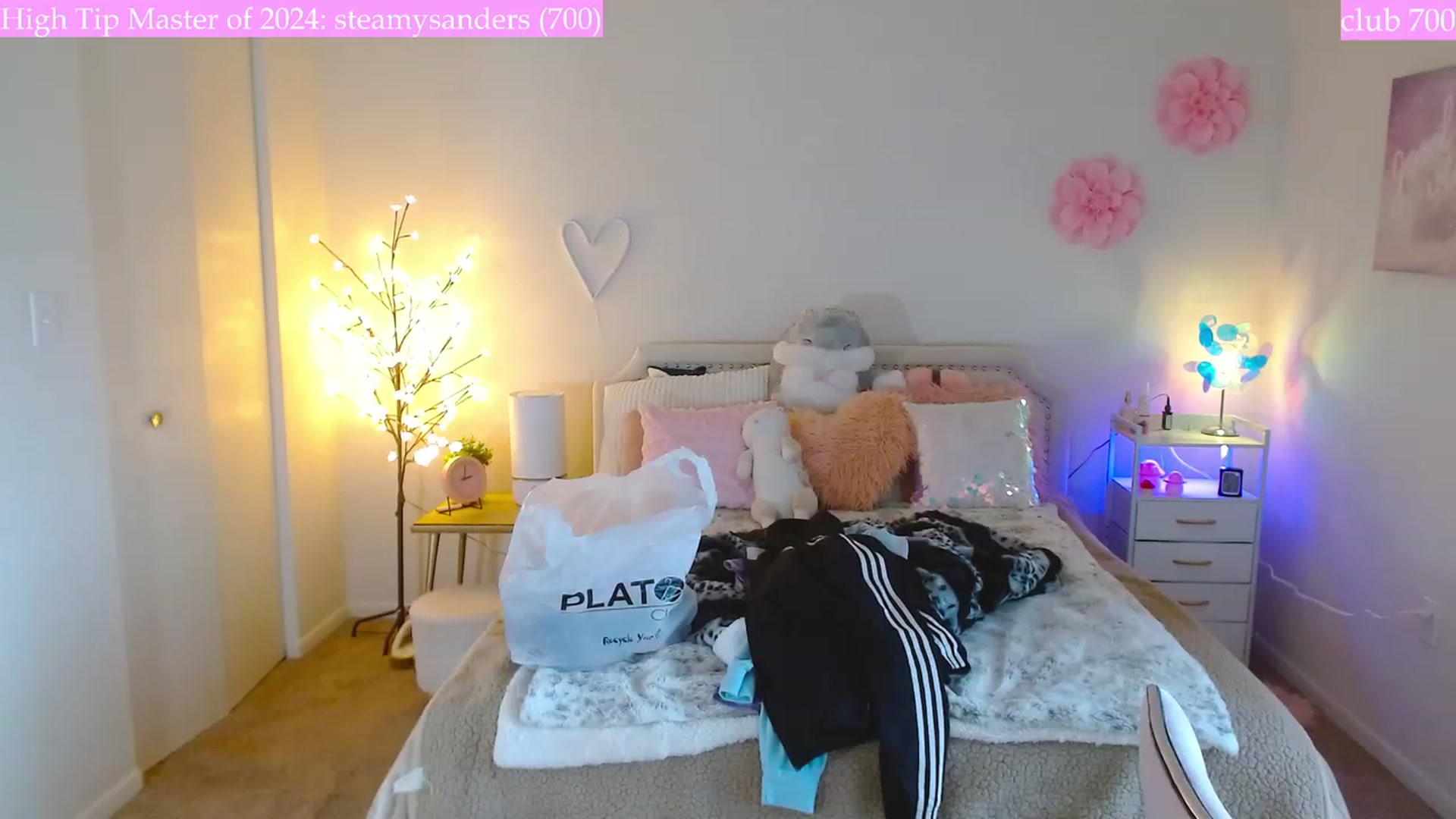 Gallery image thumbnail from MangoMae's myfreecams stream on, 01/01/2024, 20:31 image 6 of 20