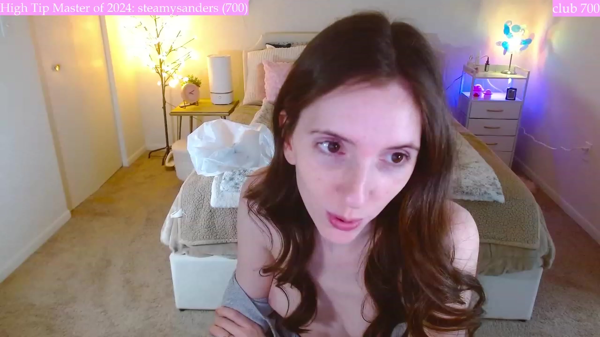 Gallery image thumbnail from MangoMae's myfreecams stream on, 01/01/2024, 21:24 image 10 of 20