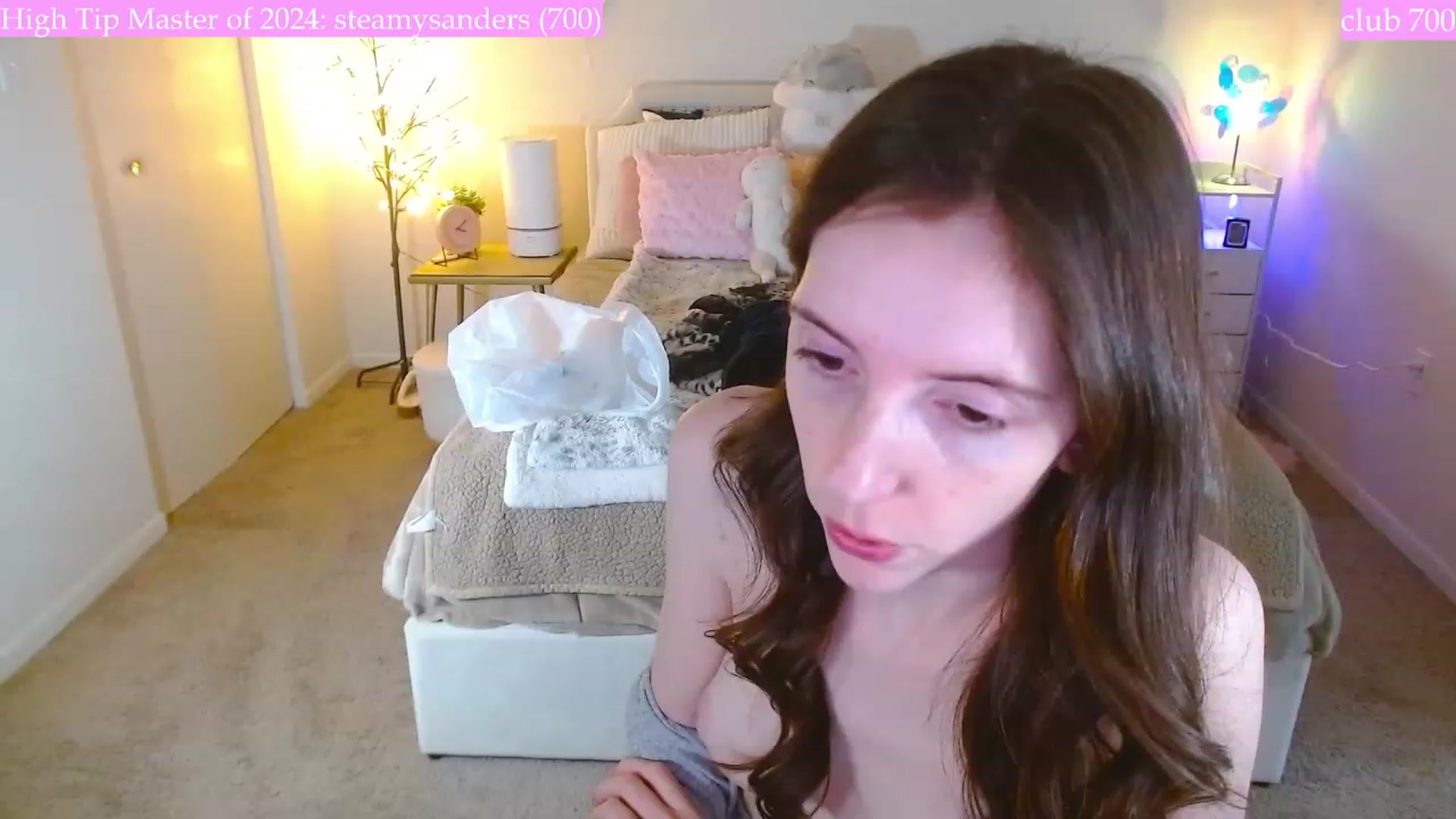 Gallery image thumbnail from MangoMae's myfreecams stream on, 01/01/2024, 21:24 image 8 of 20