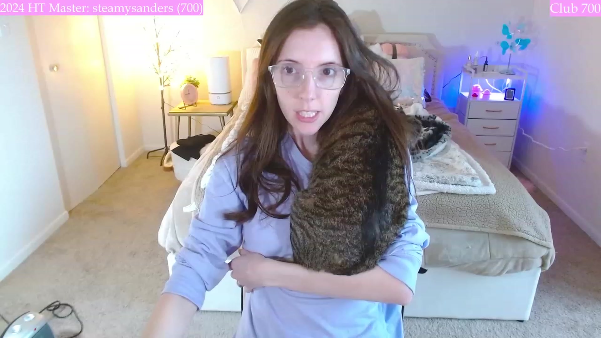 Gallery image thumbnail from MangoMae's myfreecams stream on, 01/03/2024, 17:54 image 13 of 20