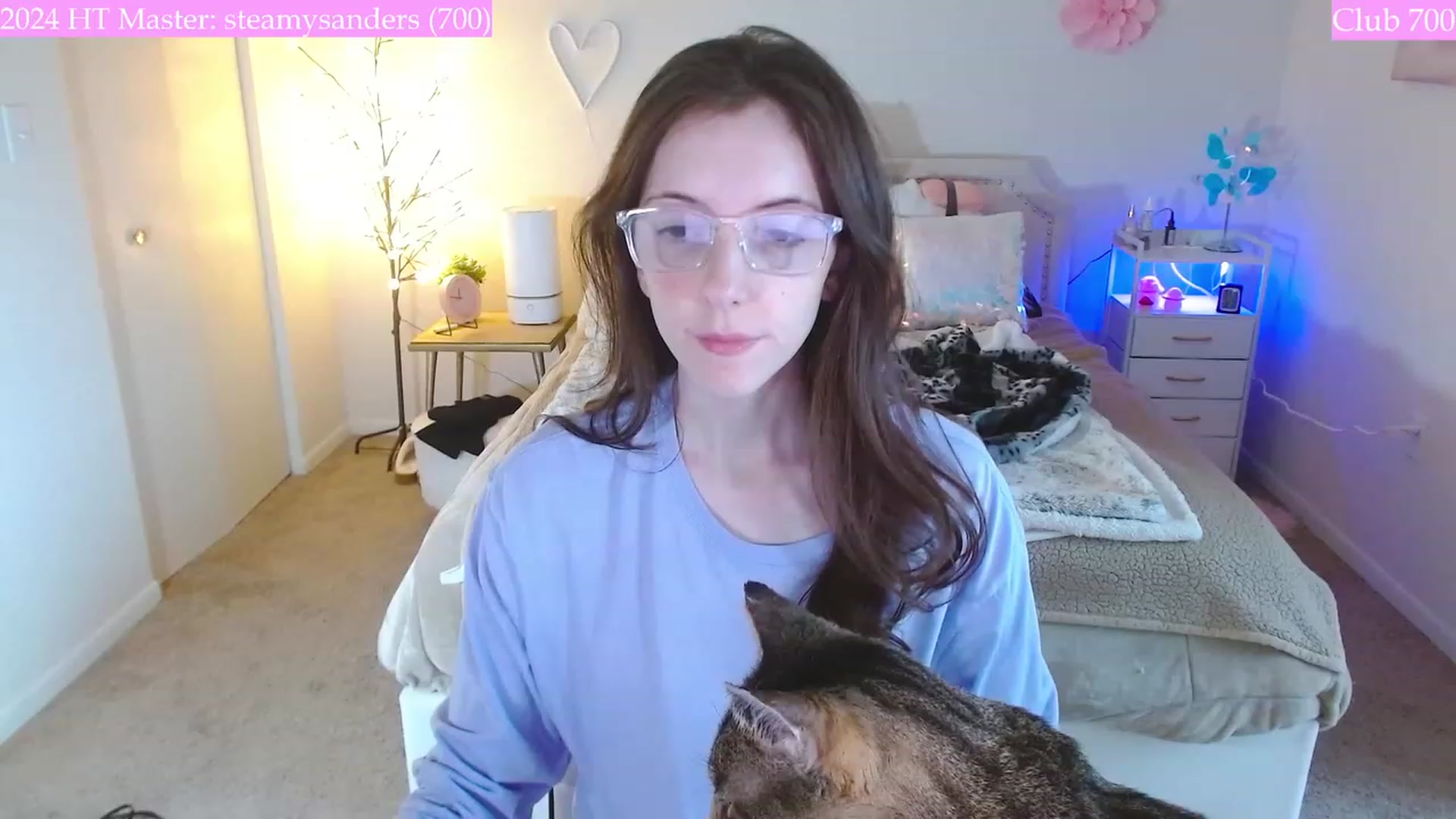 Gallery image thumbnail from MangoMae's myfreecams stream on, 01/03/2024, 17:54 image 16 of 20
