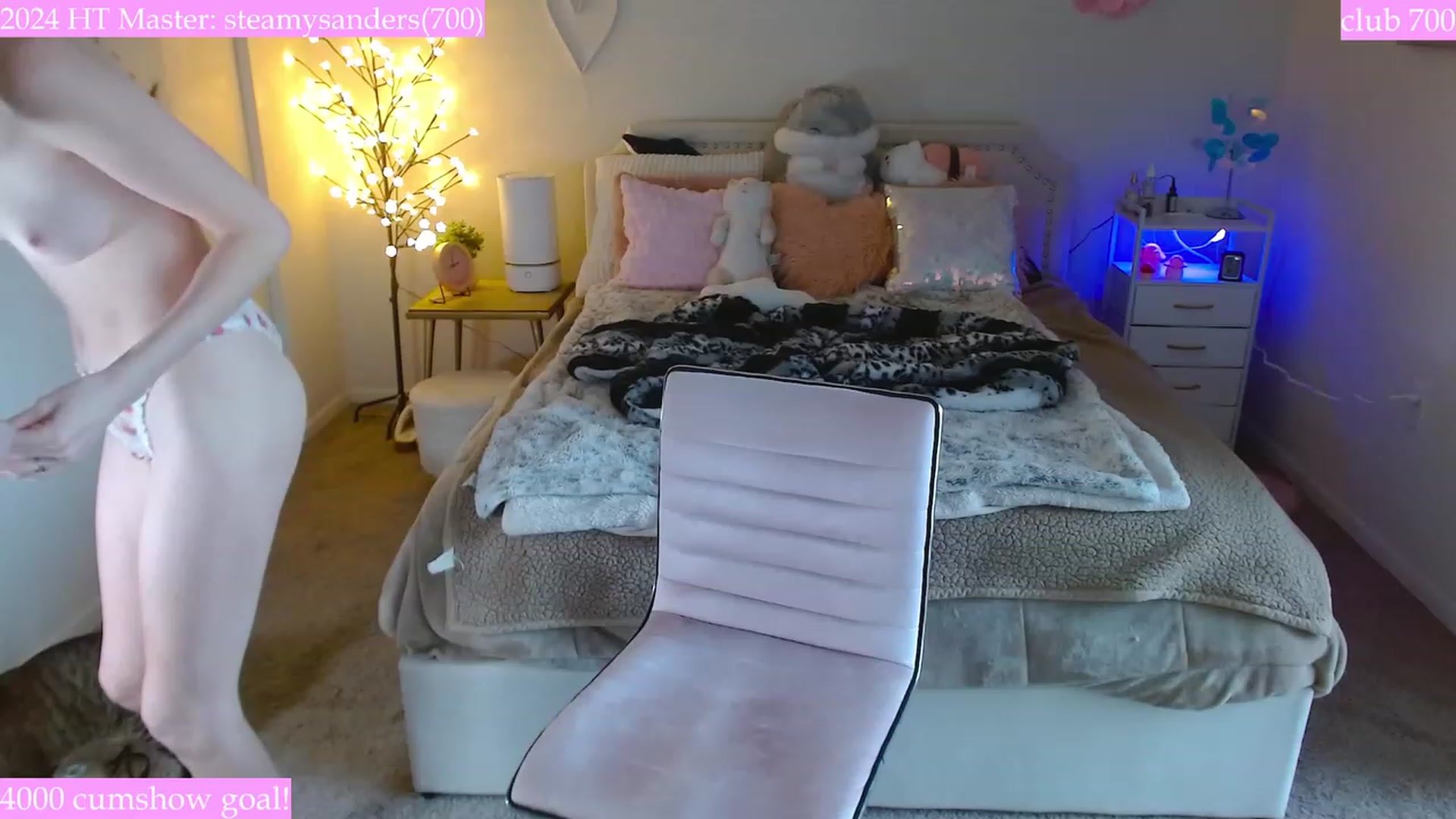 Gallery image thumbnail from MangoMae's myfreecams stream on, 01/04/2024, 20:08 image 19 of 20
