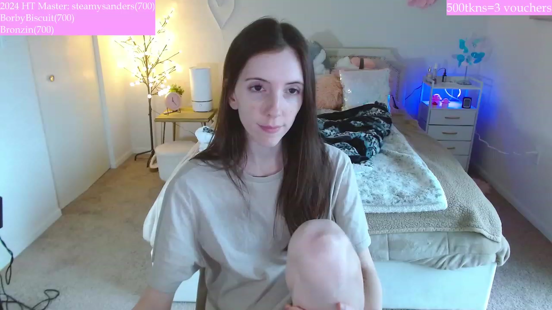 Gallery image thumbnail from MangoMae's myfreecams stream on, 01/08/2024, 17:39 image 9 of 20