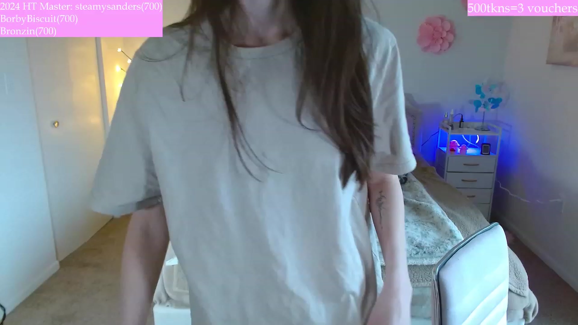 Gallery image thumbnail from MangoMae's myfreecams stream on, 01/08/2024, 17:39 image 17 of 20
