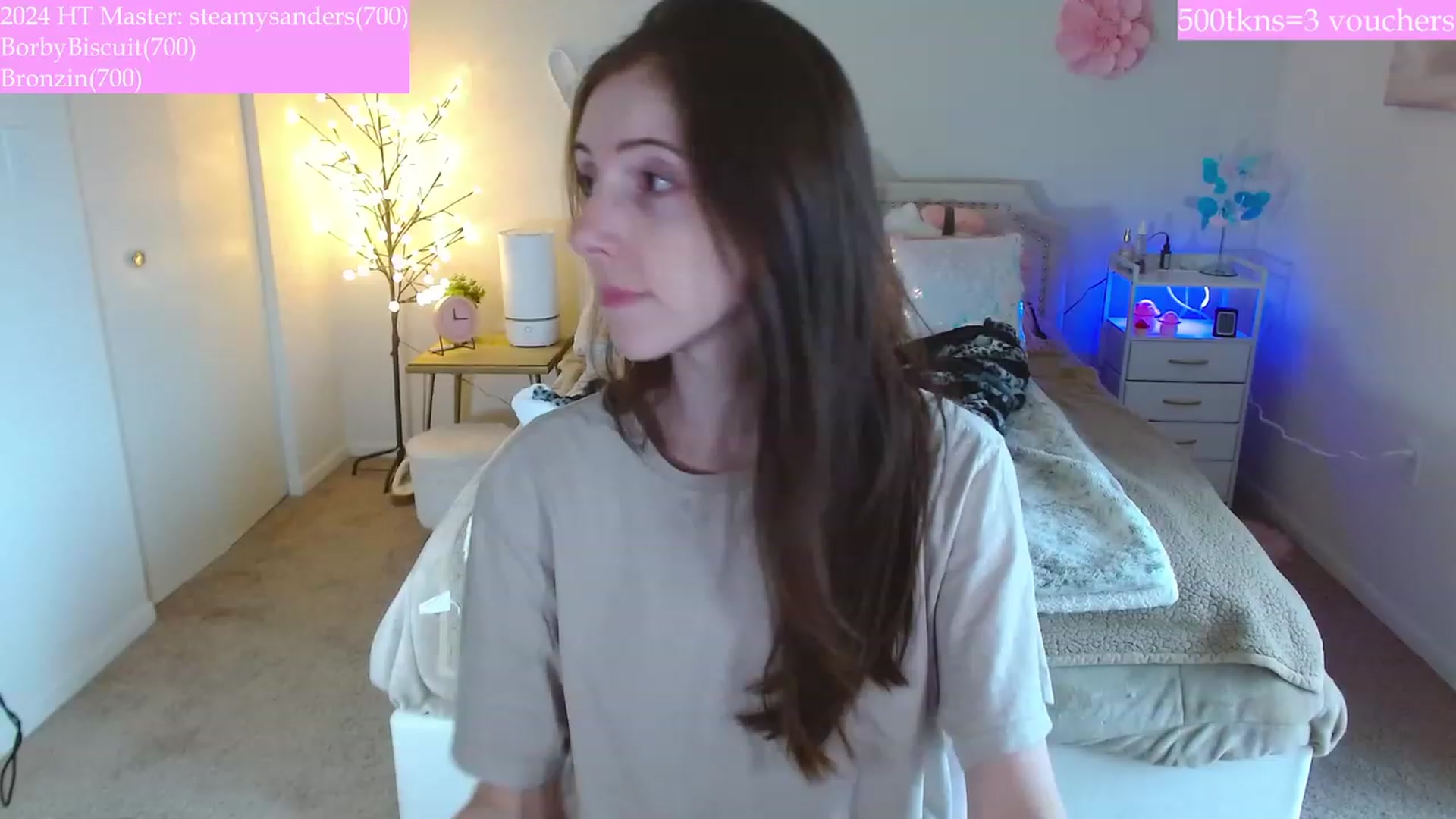 Gallery image thumbnail from MangoMae's myfreecams stream on, 01/08/2024, 17:39 image 1 of 20