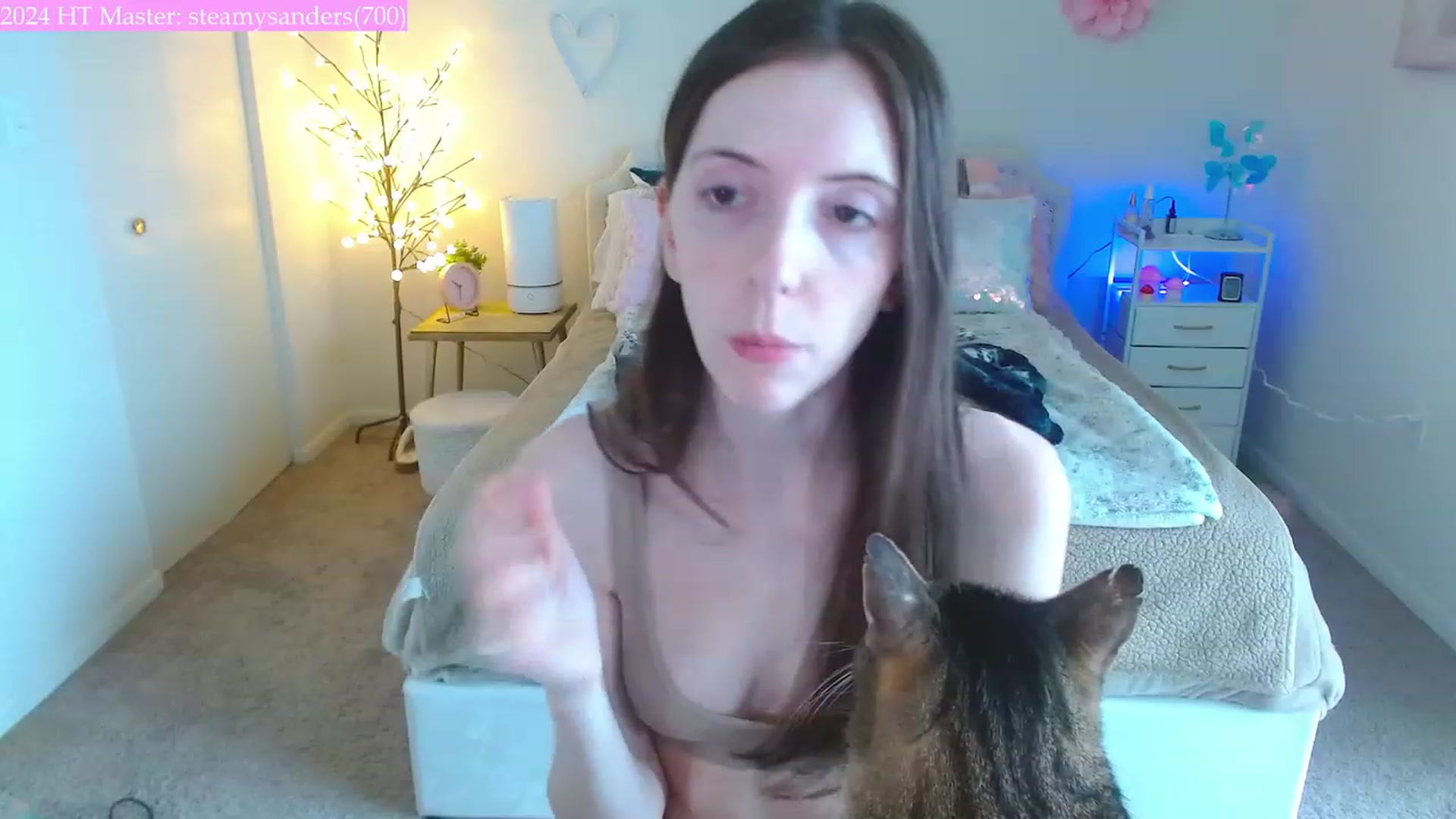 Gallery image thumbnail from MangoMae's myfreecams stream on, 01/13/2024, 16:30 image 6 of 20