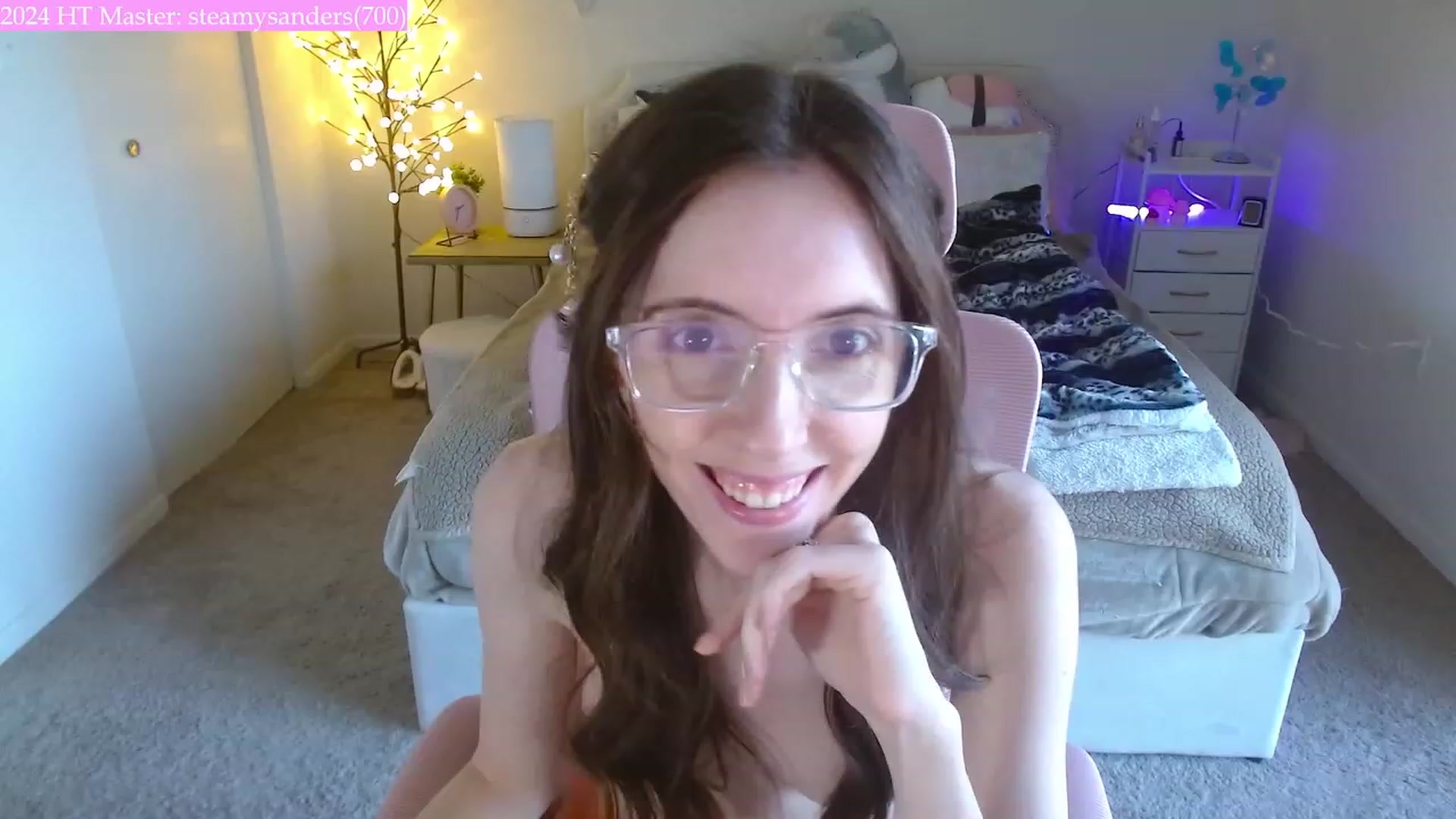 Gallery image thumbnail from MangoMae's myfreecams stream on, 02/01/2024, 19:54 image 6 of 20