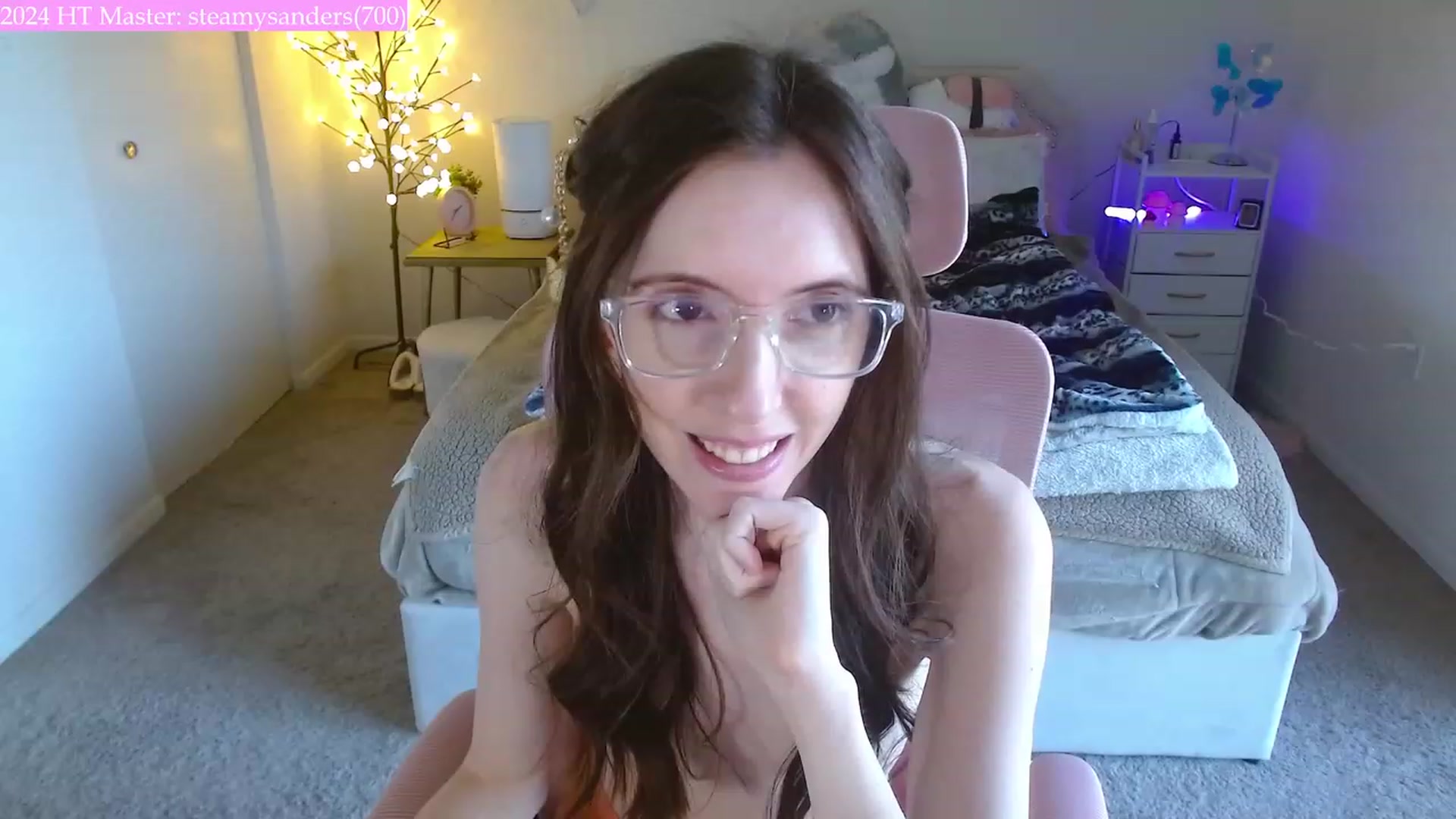 Gallery image thumbnail from MangoMae's myfreecams stream on, 02/01/2024, 19:54 image 8 of 20