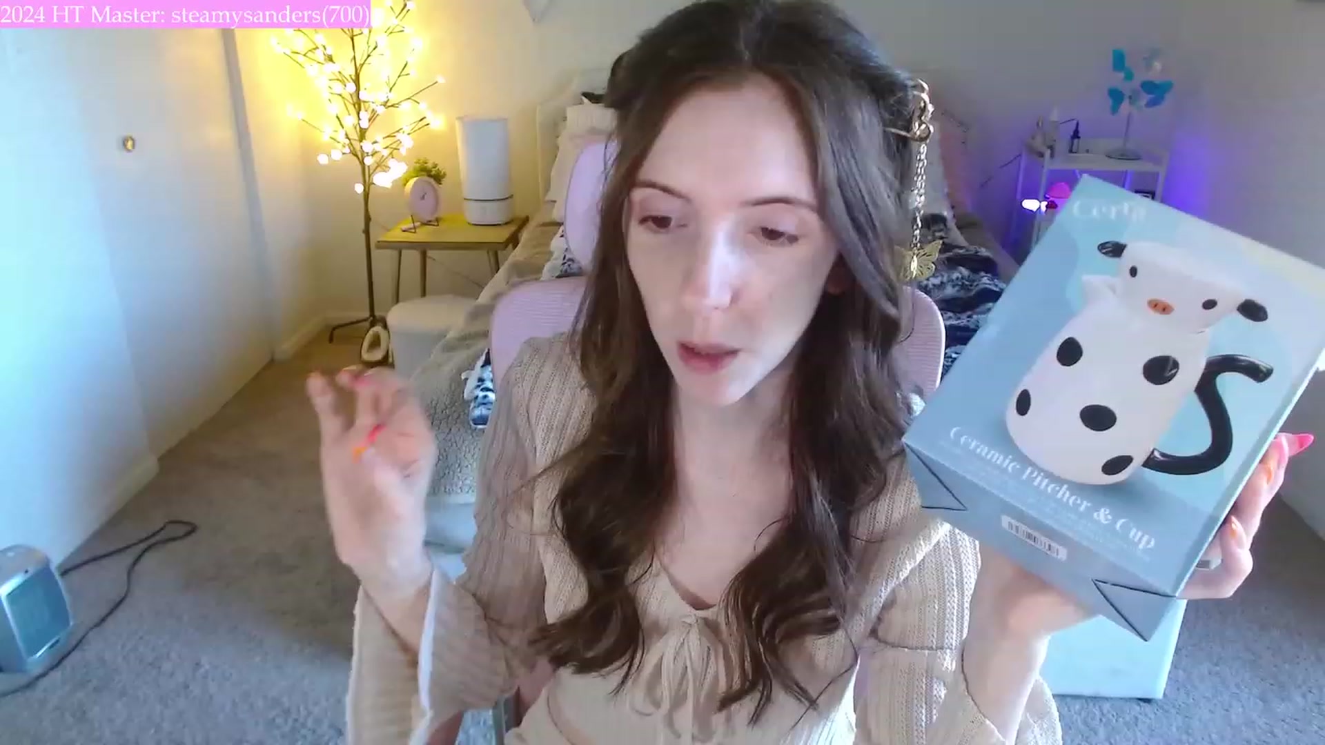 Gallery image thumbnail from MangoMae's myfreecams stream on, 02/04/2024, 19:20 image 15 of 20